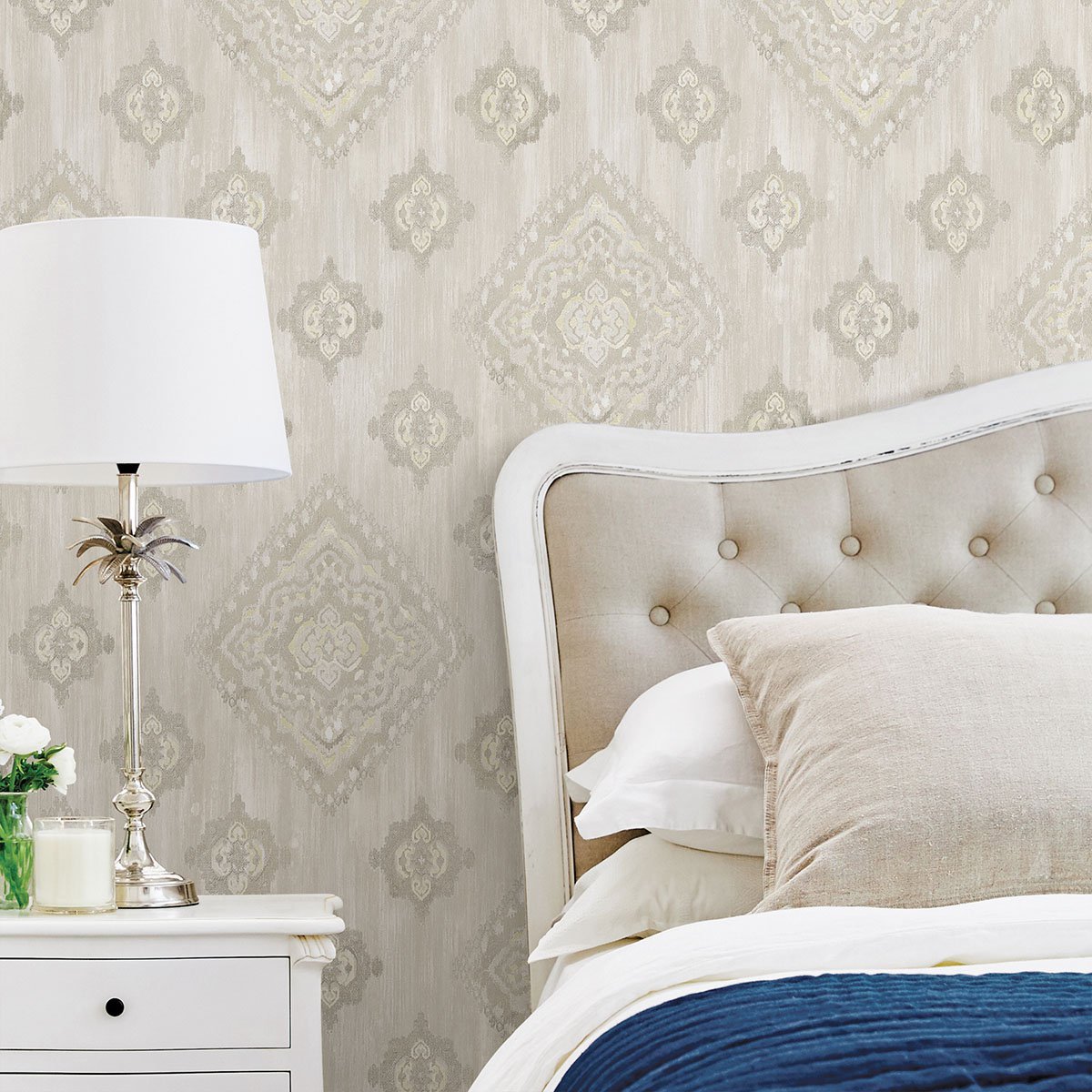 Leana Yellow Medallion Wallpaper