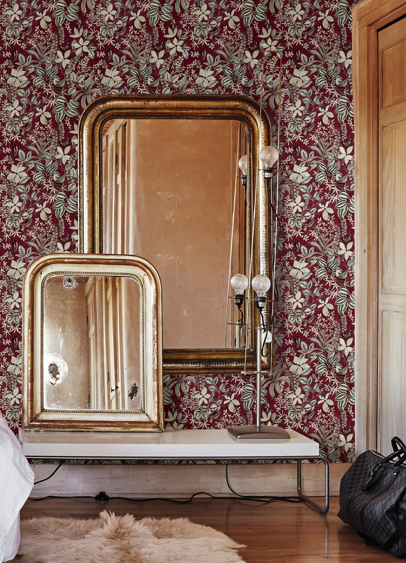 Rachel Zoe Peel and Stick Wallpaper by NuWallpaper and Brewster