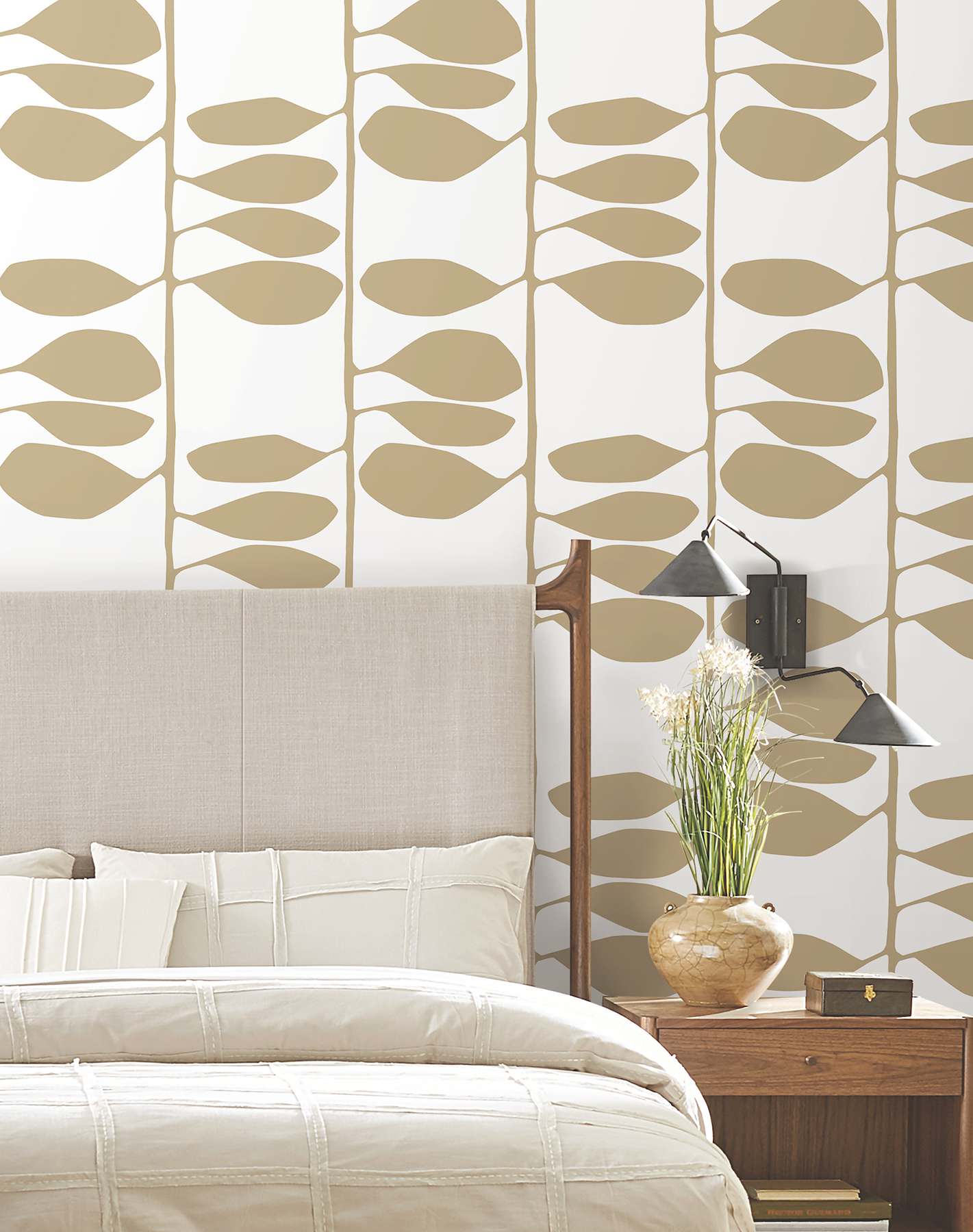 Sculpted Vines Gold Wallpaper