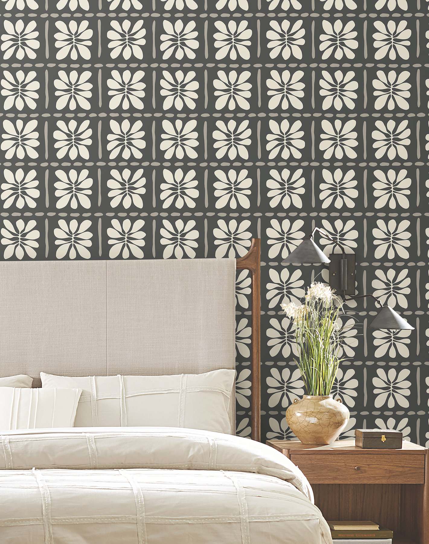 Mimosa Fleur Carbon Black Wallpaper