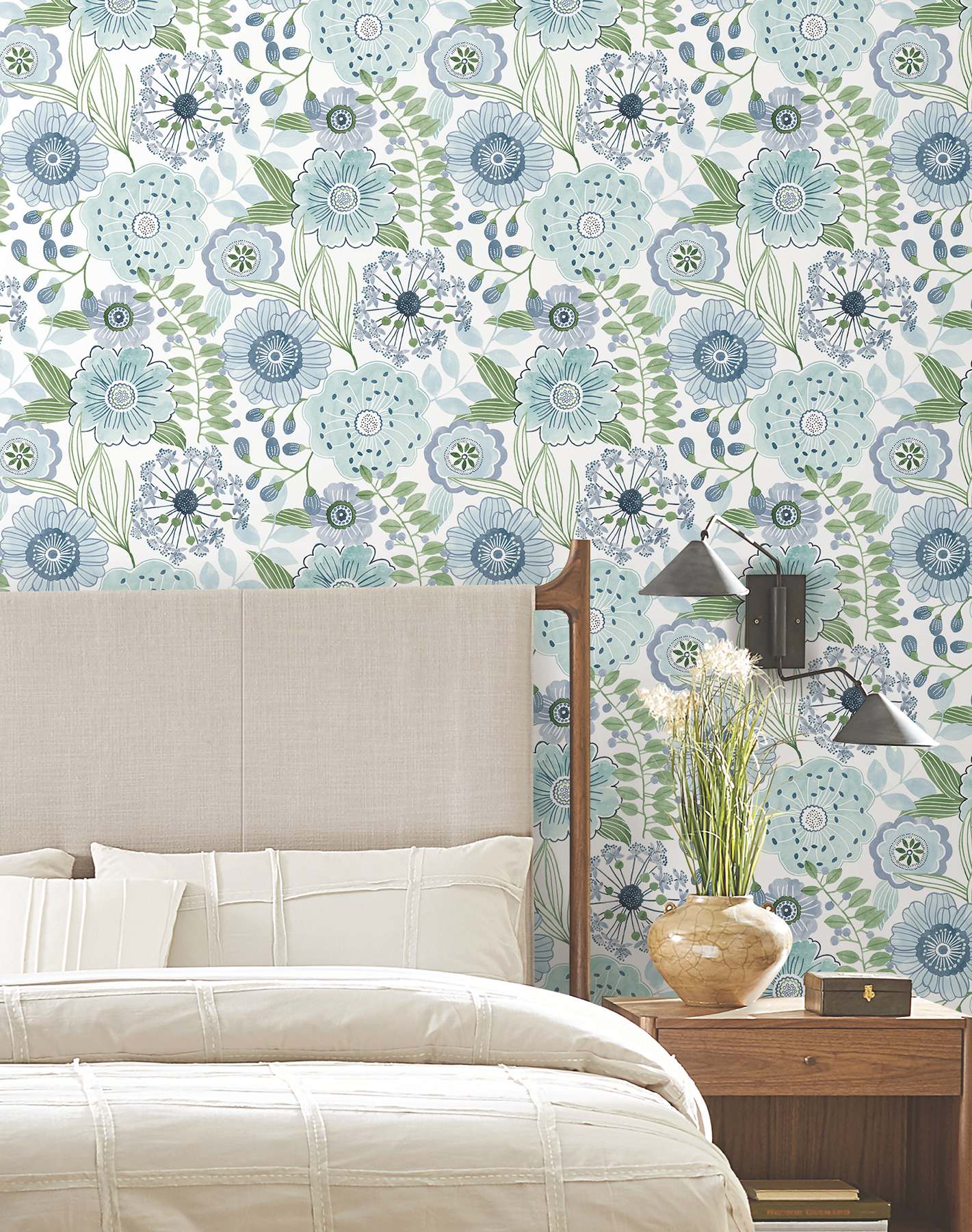 Artistic Bouquet Alpine & Leaf Wallpaper