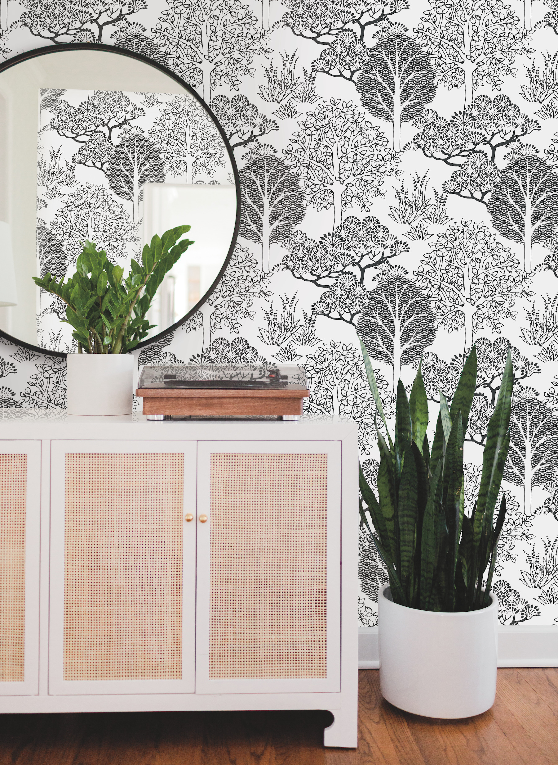 Kimono Trees White & Black Wallpaper