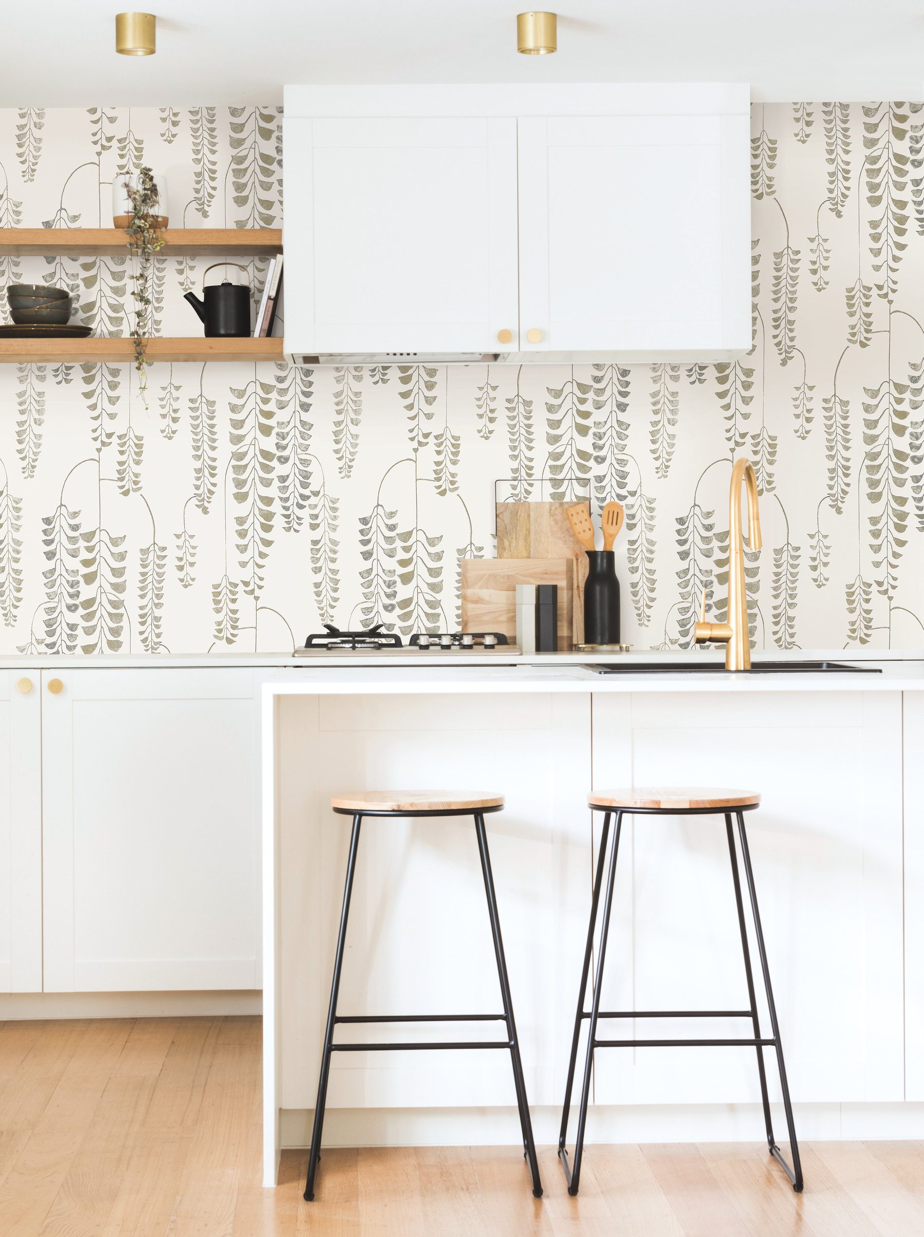 Deco Wisteria Cream & Gold Wallpaper