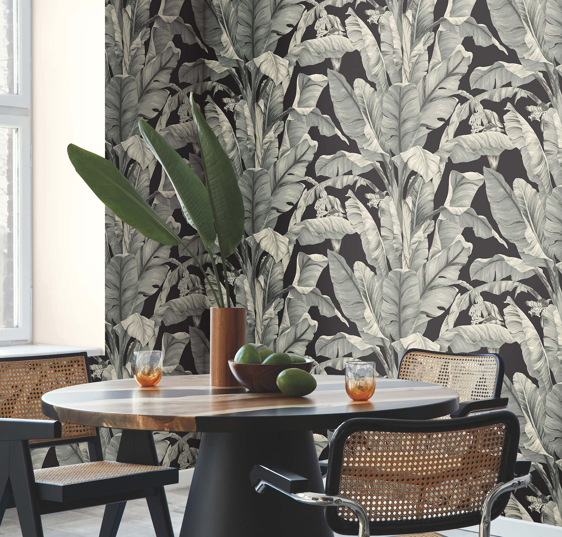Banana Leaf Black & White Wallpaper