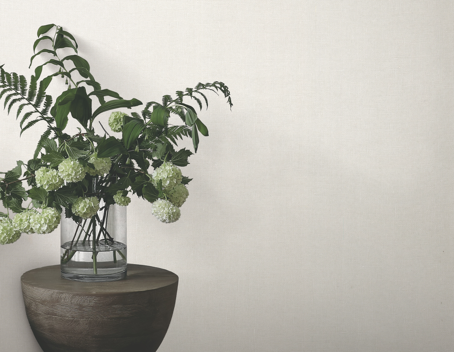 Huri White Wallpaper