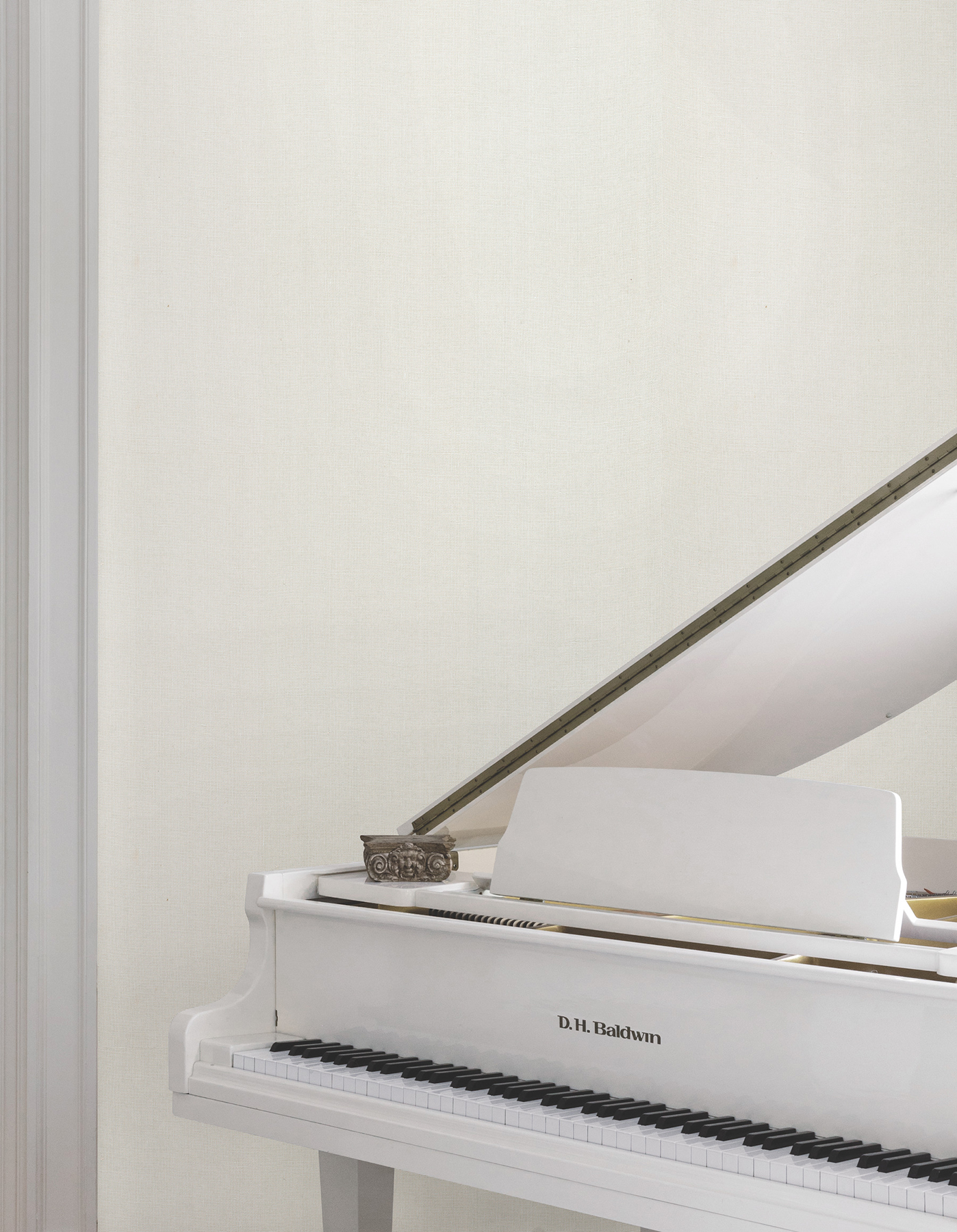 Huri White Wallpaper