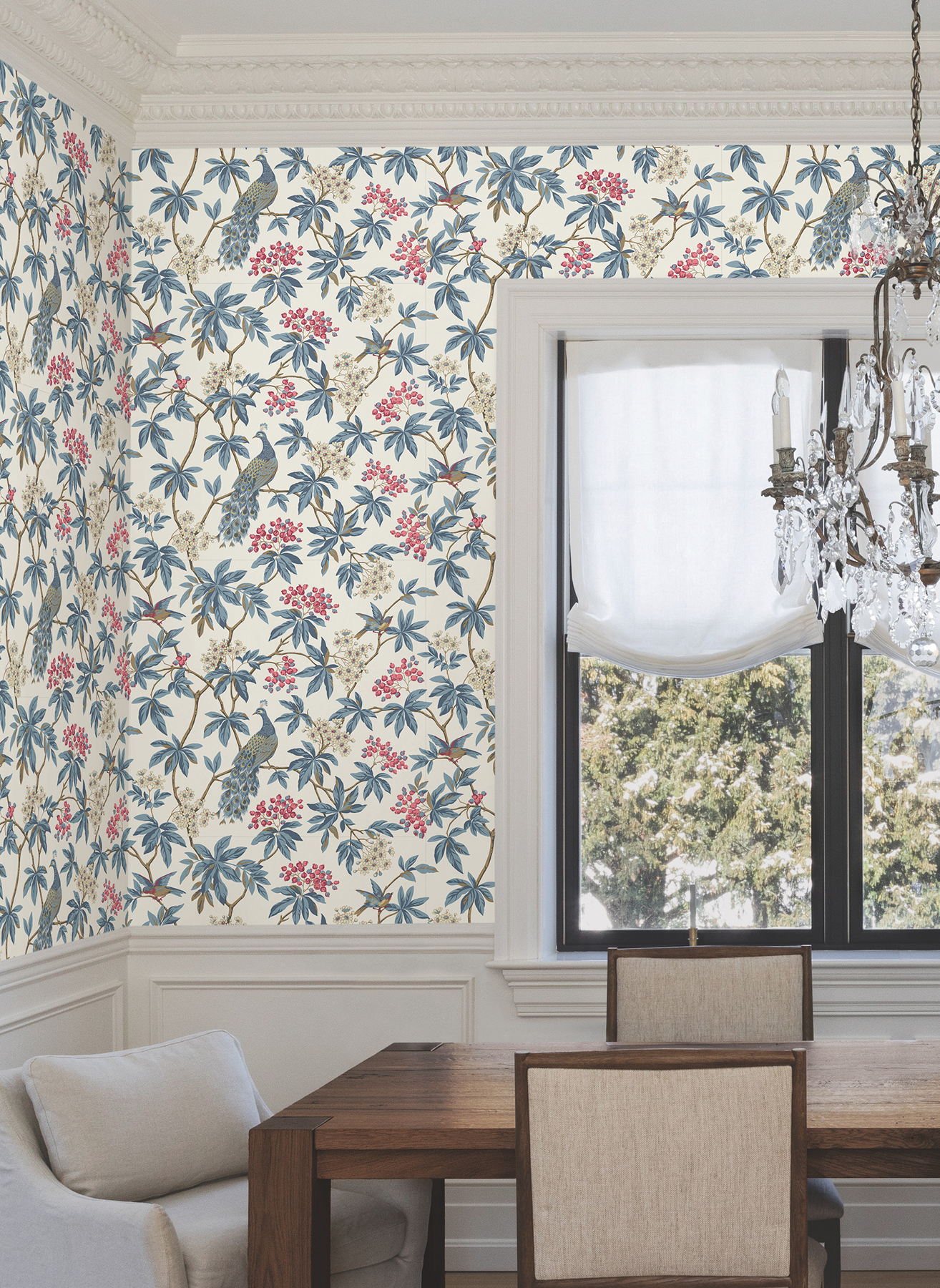 Peacock Estate White Wallpaper