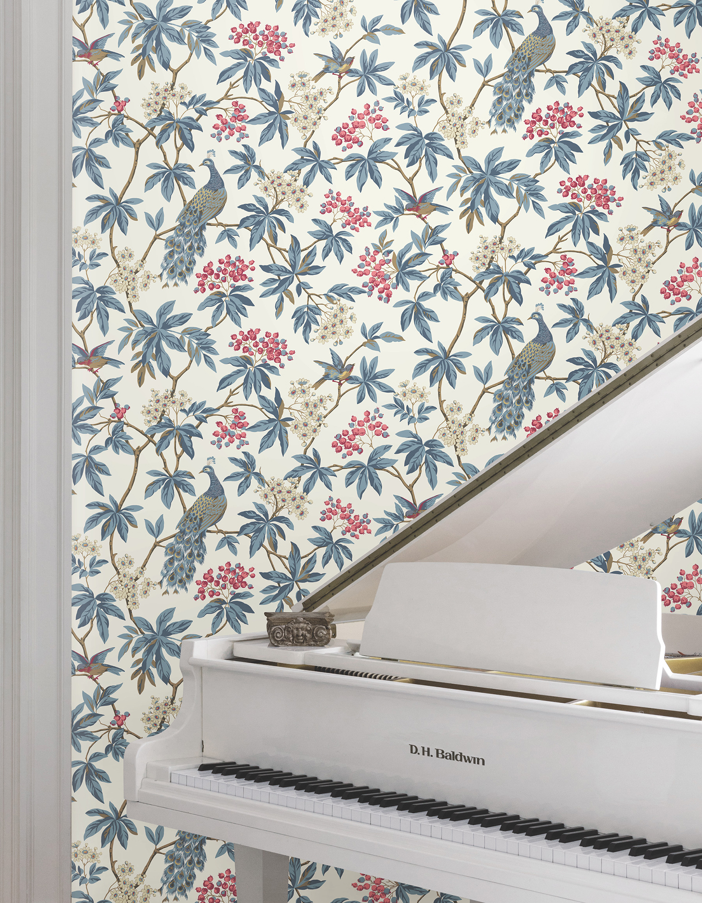 Peacock Estate White Wallpaper