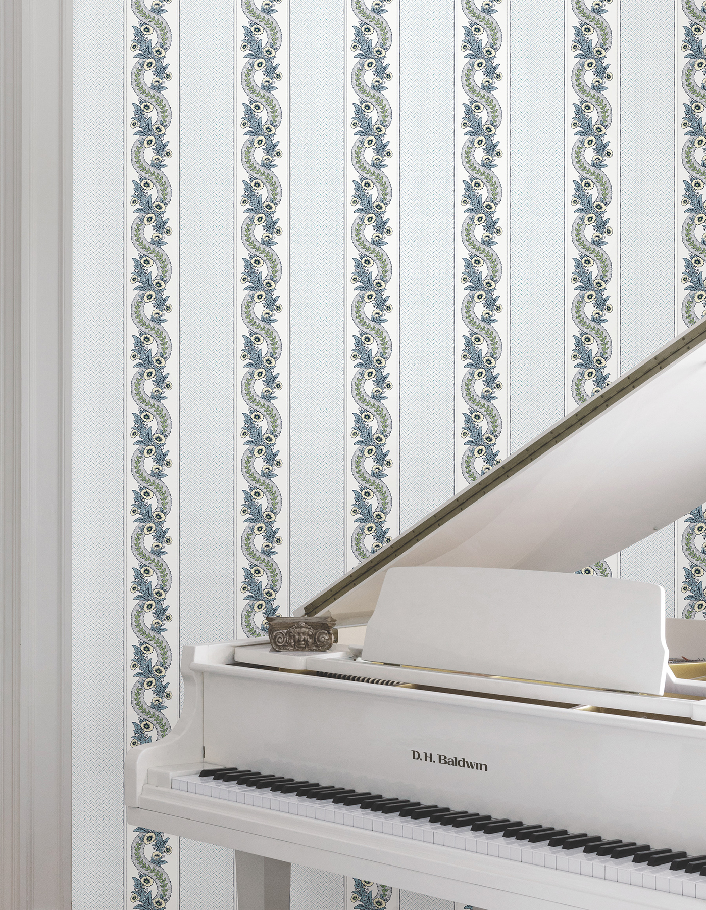 Abbey's Garland Aqua Wallpaper