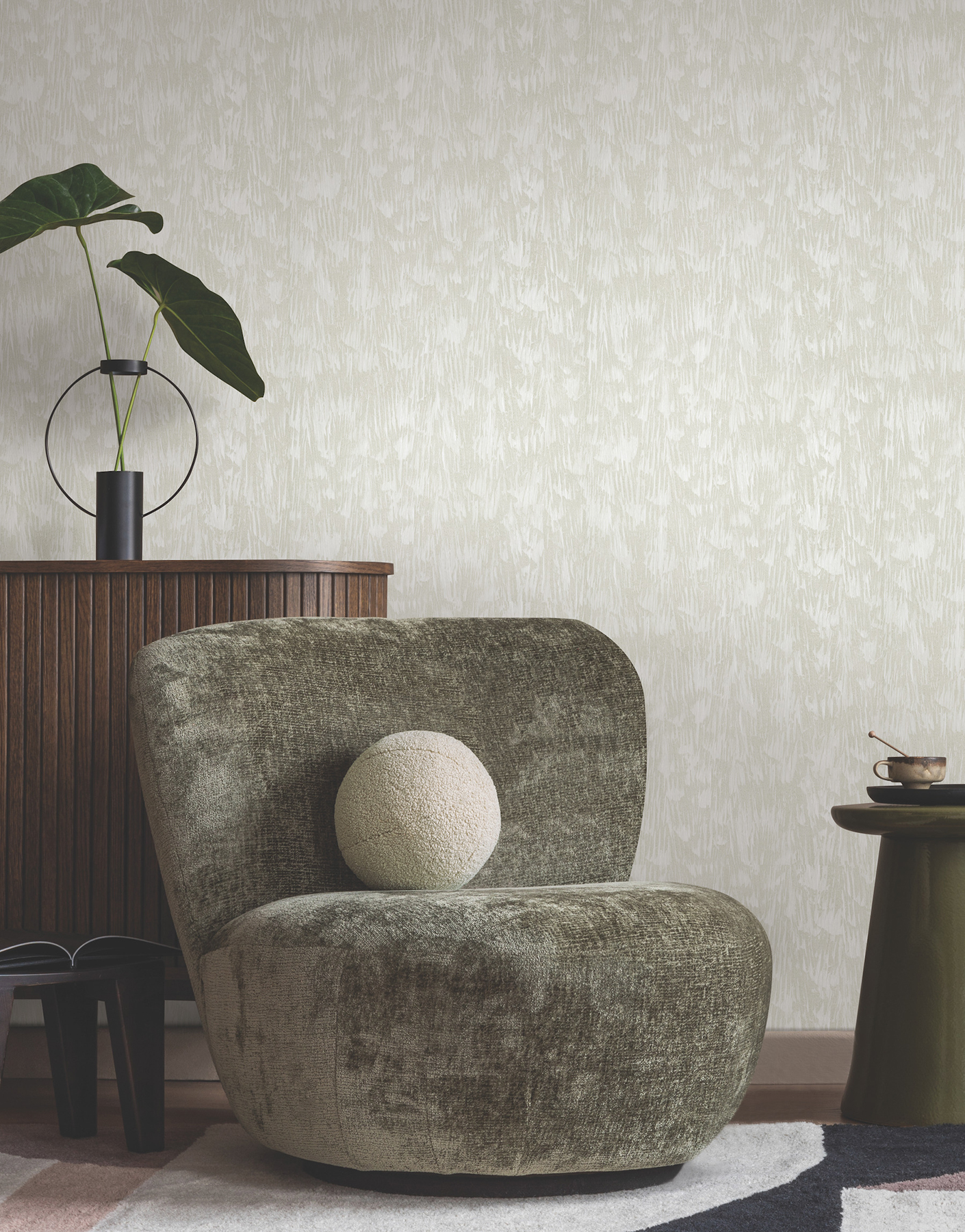 Gilded Plume Light Cream Wallpaper