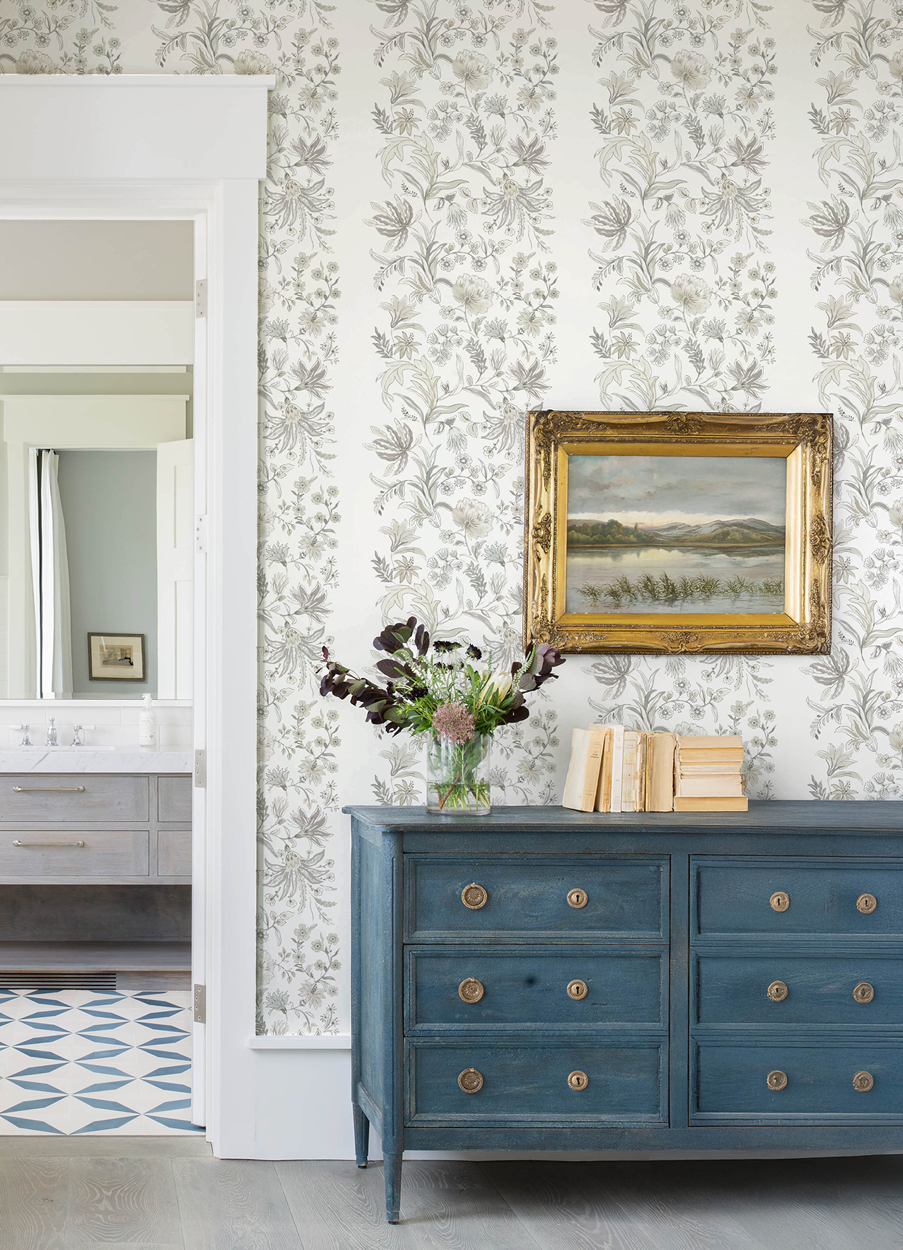 Teonna Light Grey Floral Stripe Wallpaper