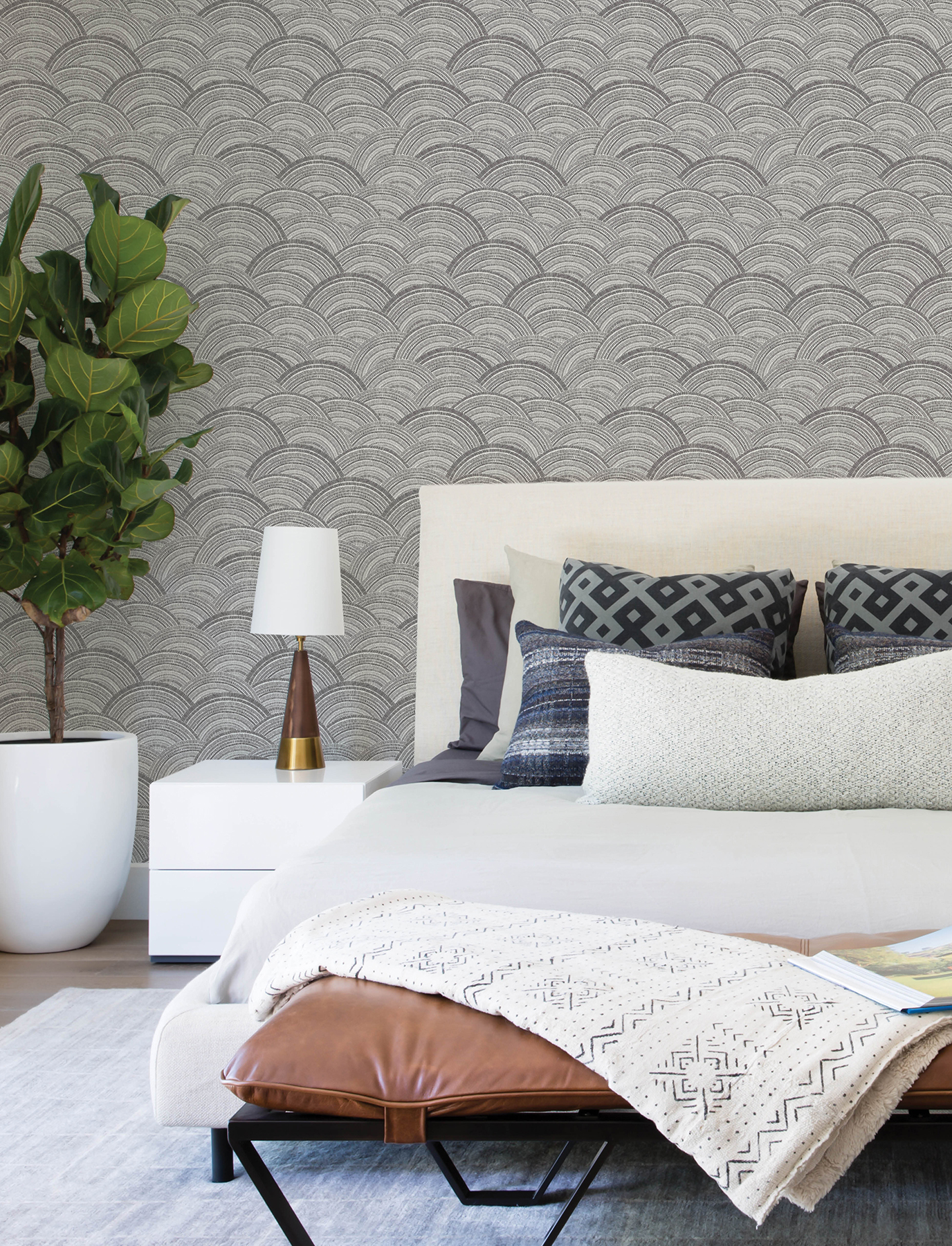 Encircle Black Geometric Wallpaper