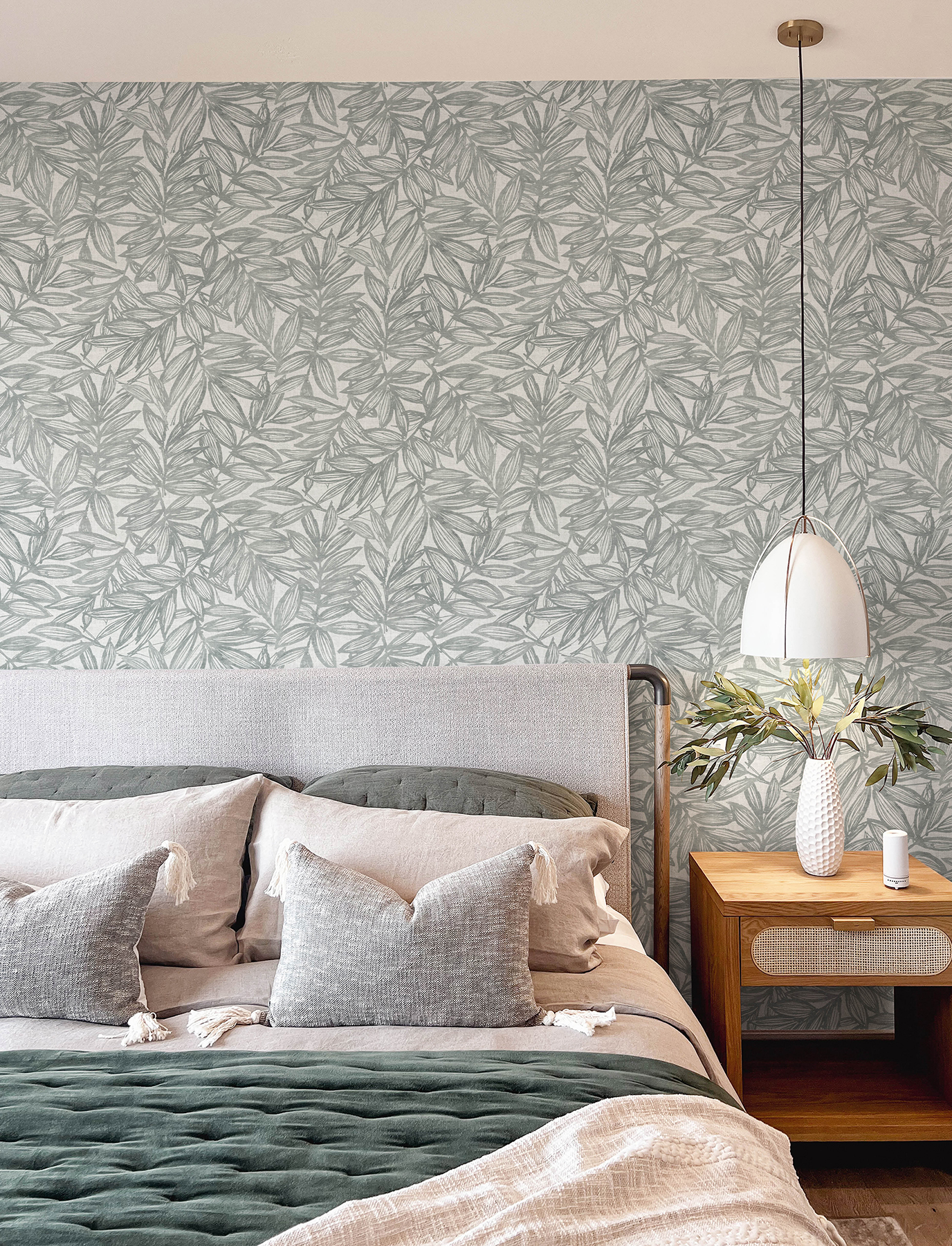 Rhythmic Grey Leaf Wallpaper