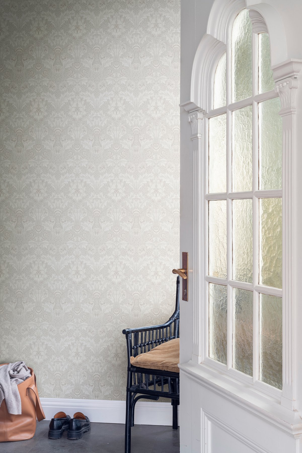Myrtle Dove Floral Ogee Wallpaper