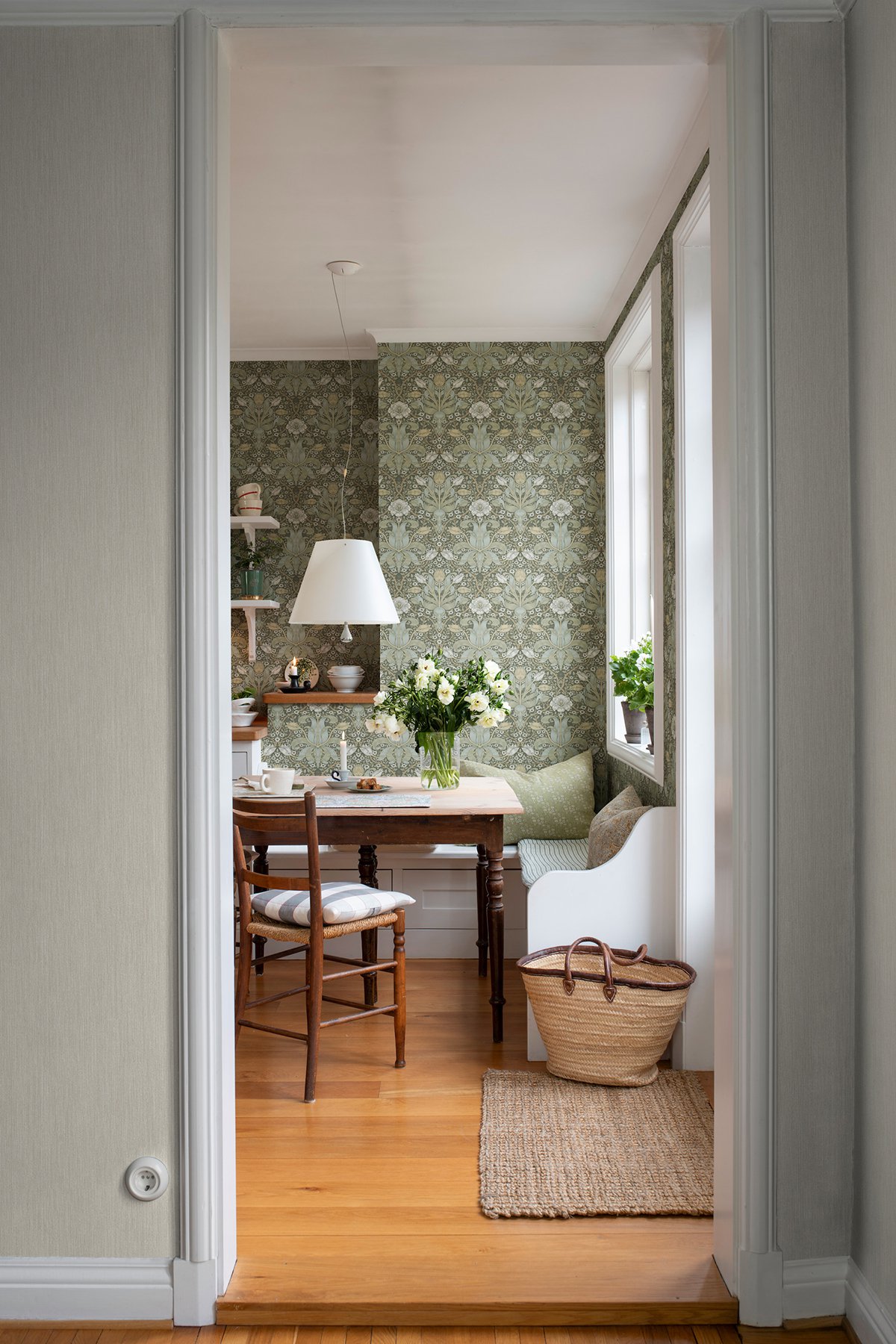 Spring Thicket Green Tulip Damask Wallpaper