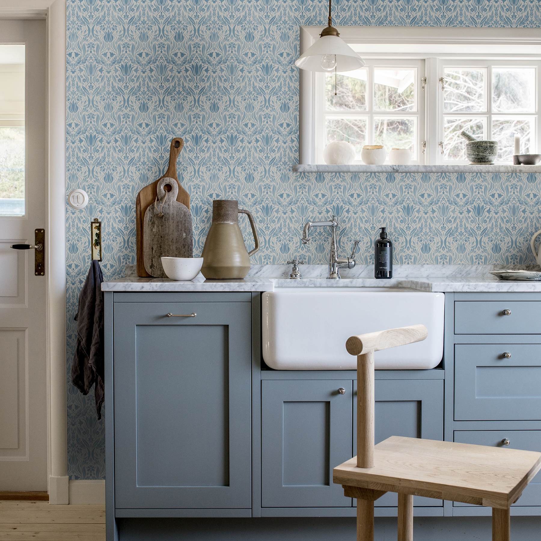 Ludvig Blue Floral Ogee Wallpaper