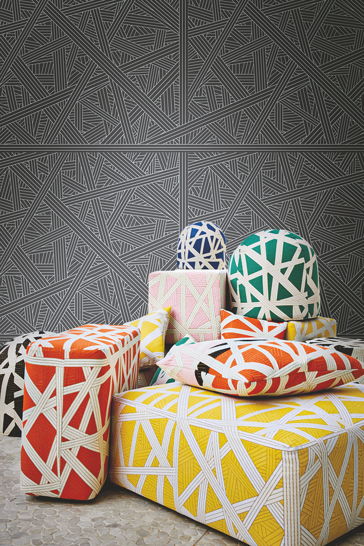 Nastri Black Wallpaper