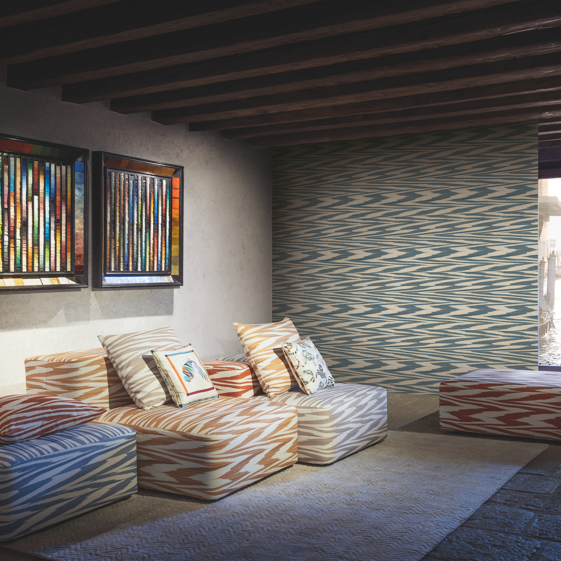 Flamed Zigzag Blue & Cream Wallpaper