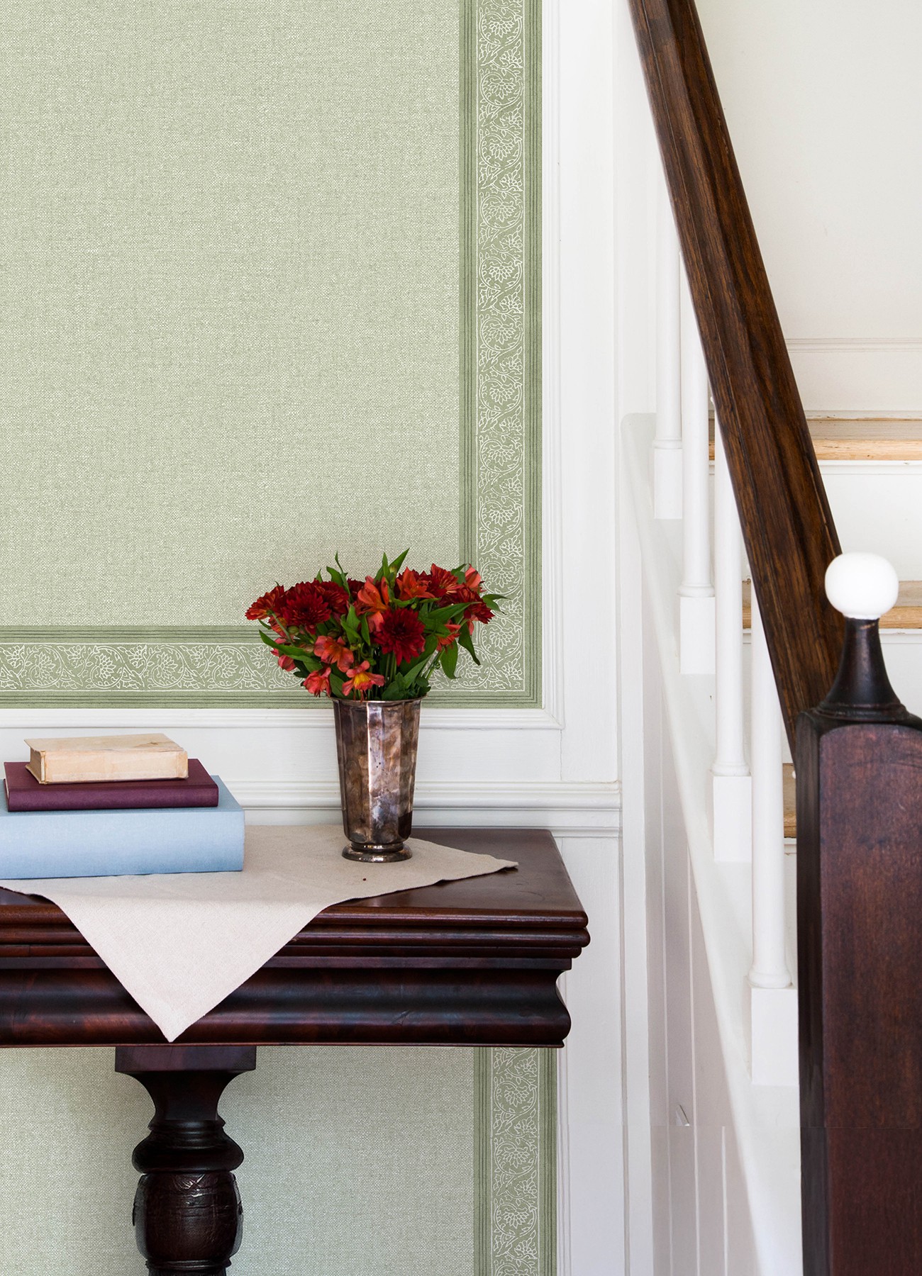 Carved Floral Green Trim Wall Border