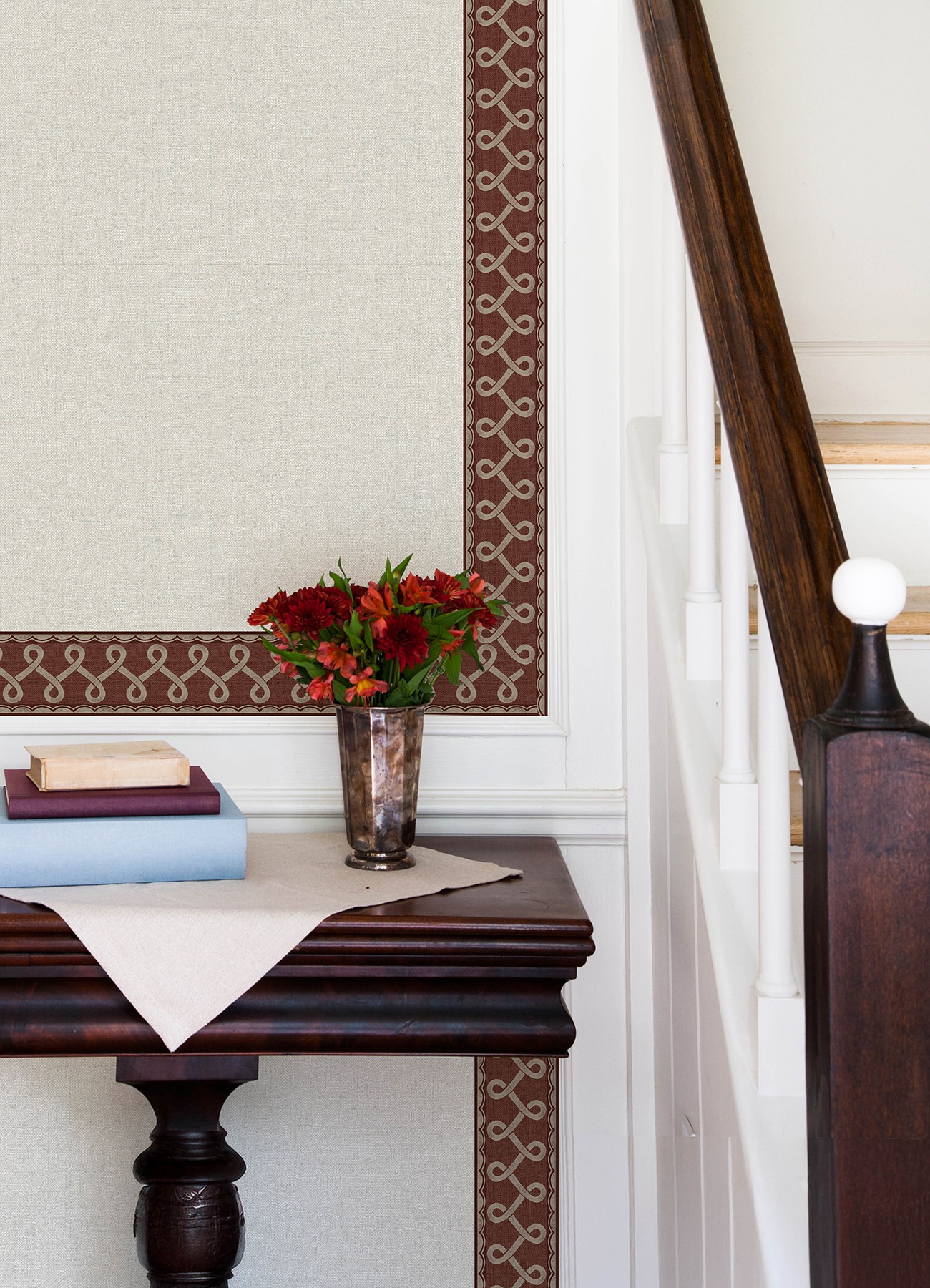 Scalloped Ribbon Red Trim Wall Border