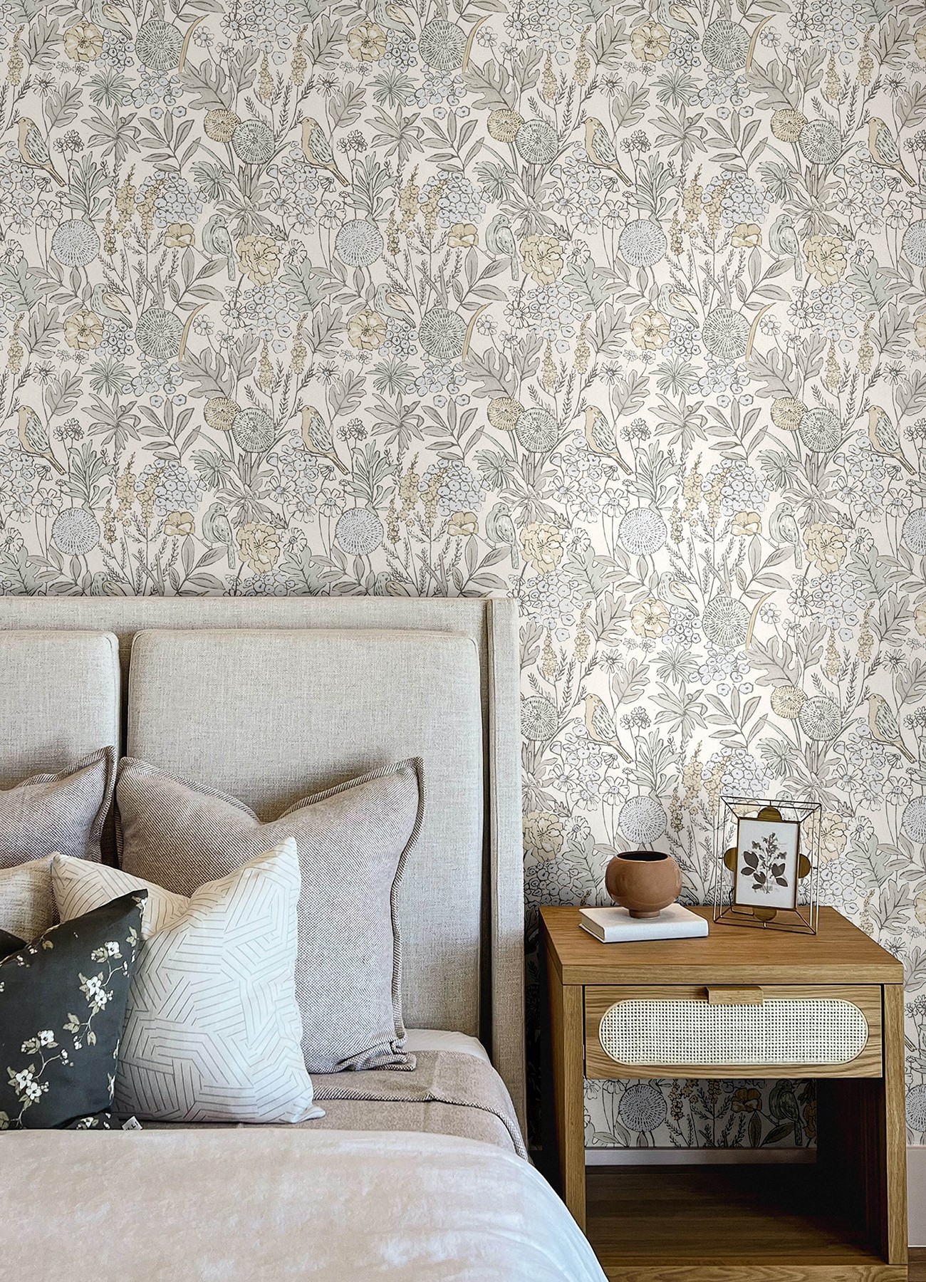 Goldfinch Neutral Birds and Blooms Wallpaper