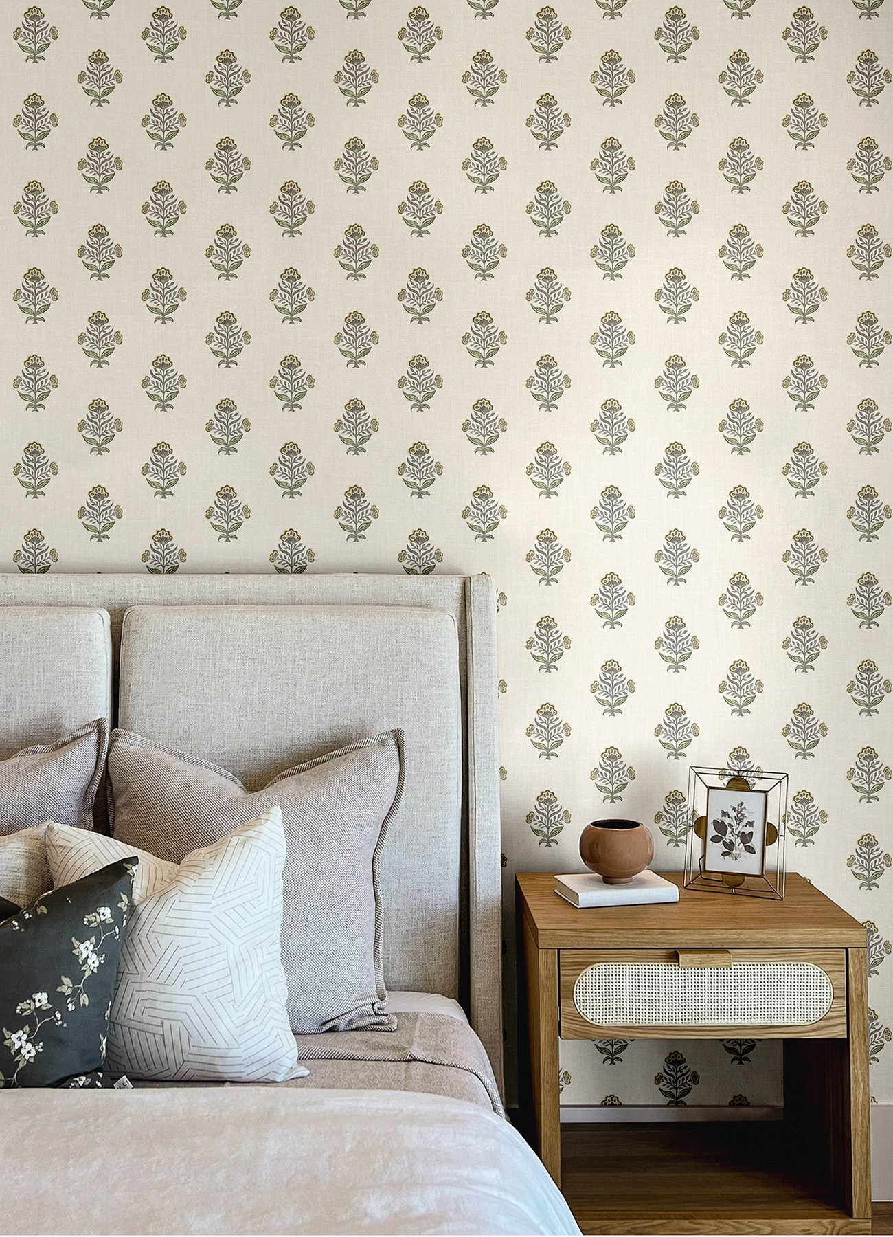 Hollyhock Honey Floral Crest Wallpaper
