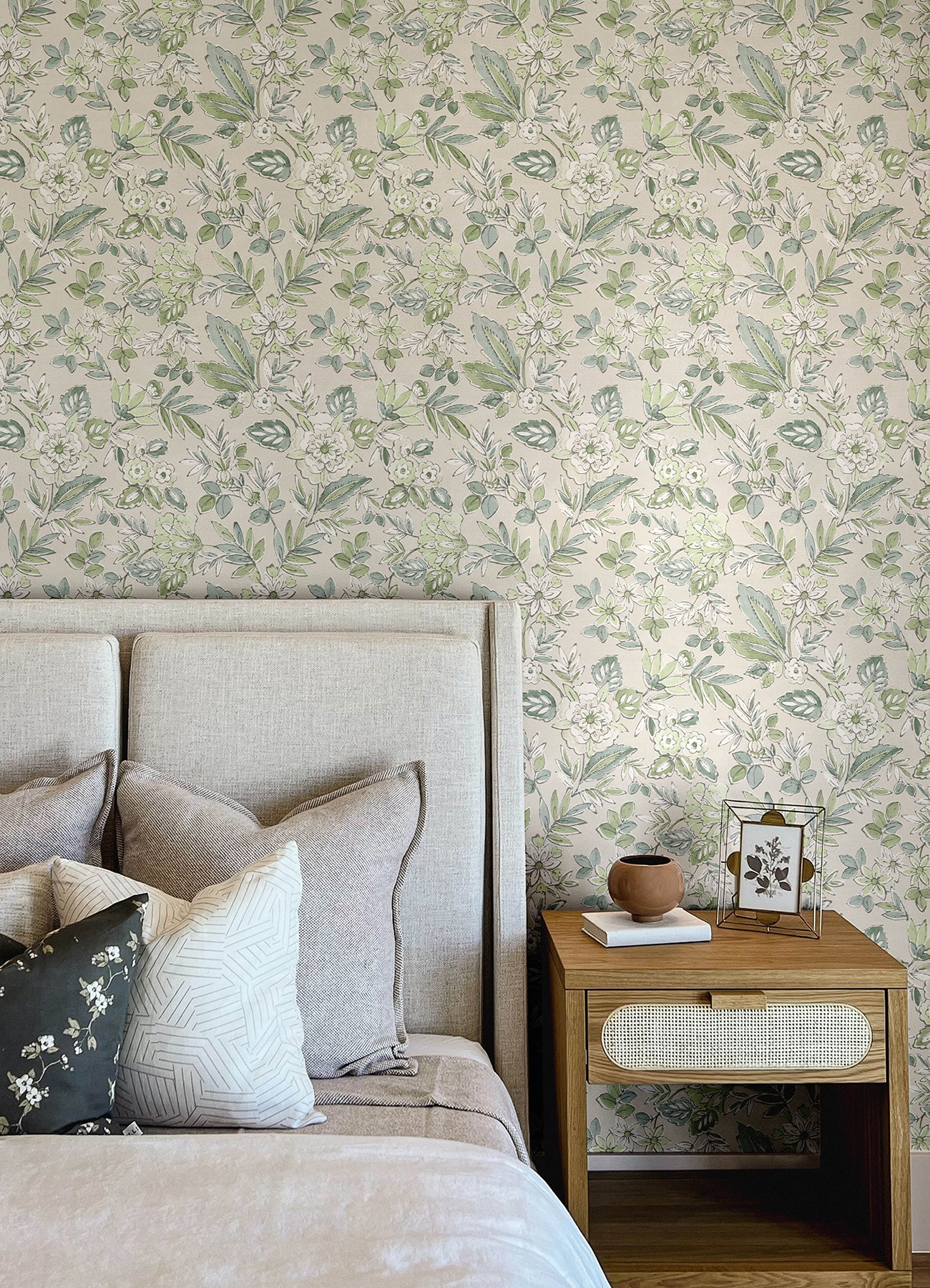 Begonia Sea Green Floral Trail Wallpaper