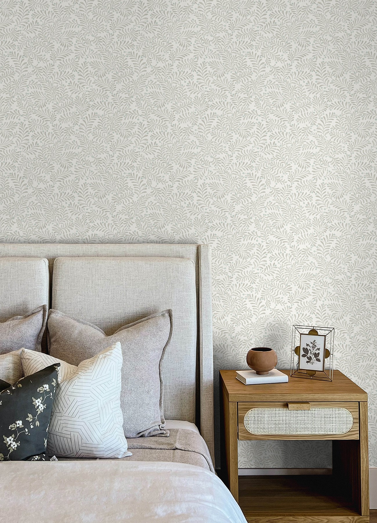 Chrysantha Light Grey Berry Branches Wallpaper