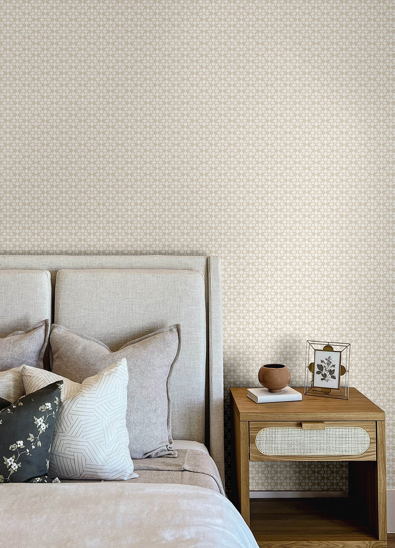Phlox Grey Floral Stamp Wallpaper