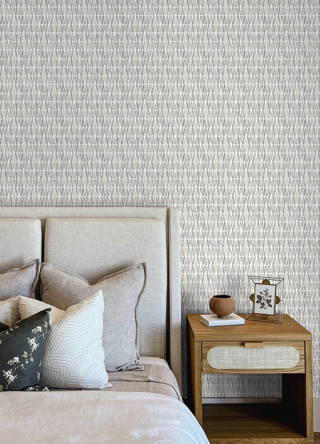 Nabi Charcoal Geometric Wallpaper