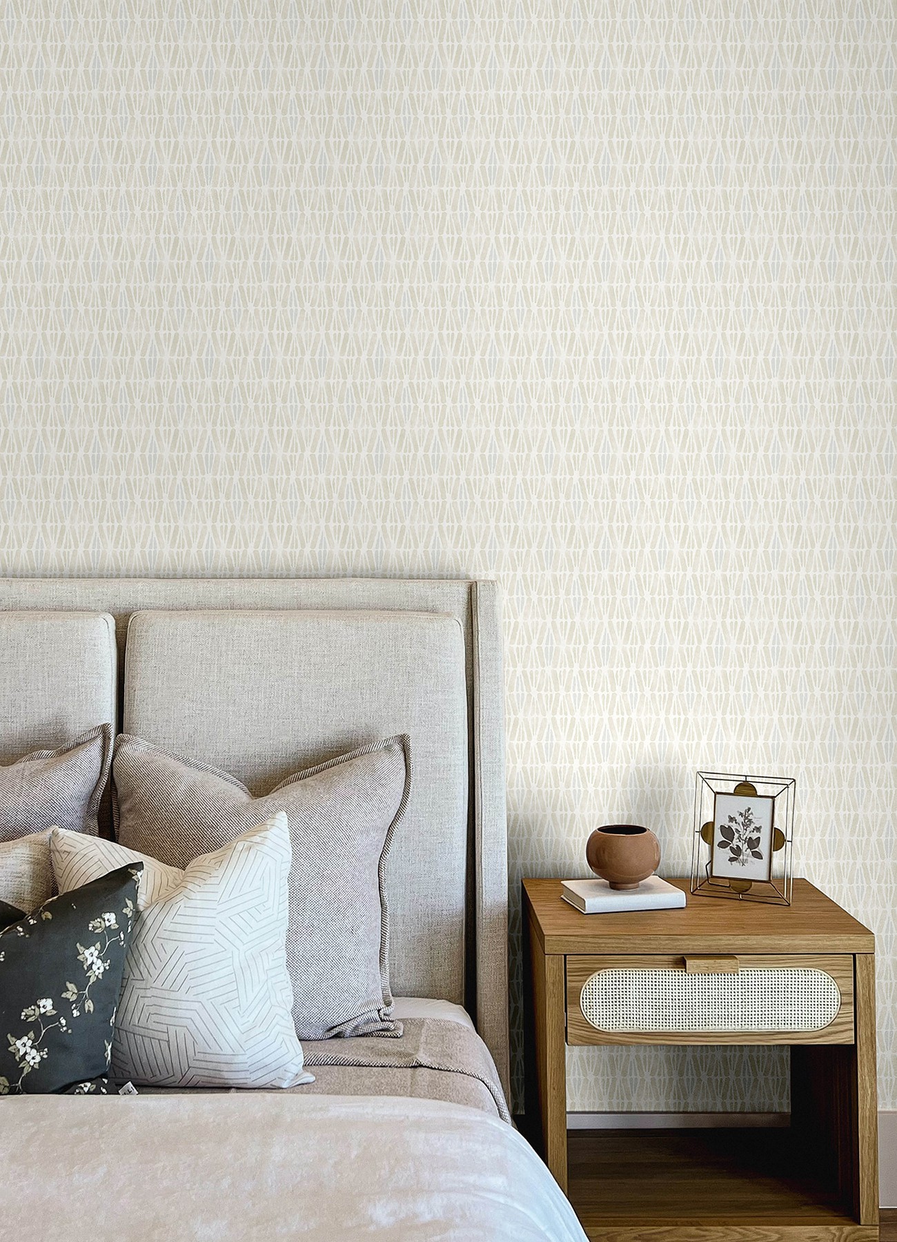 Nabi Beige Geometric Wallpaper