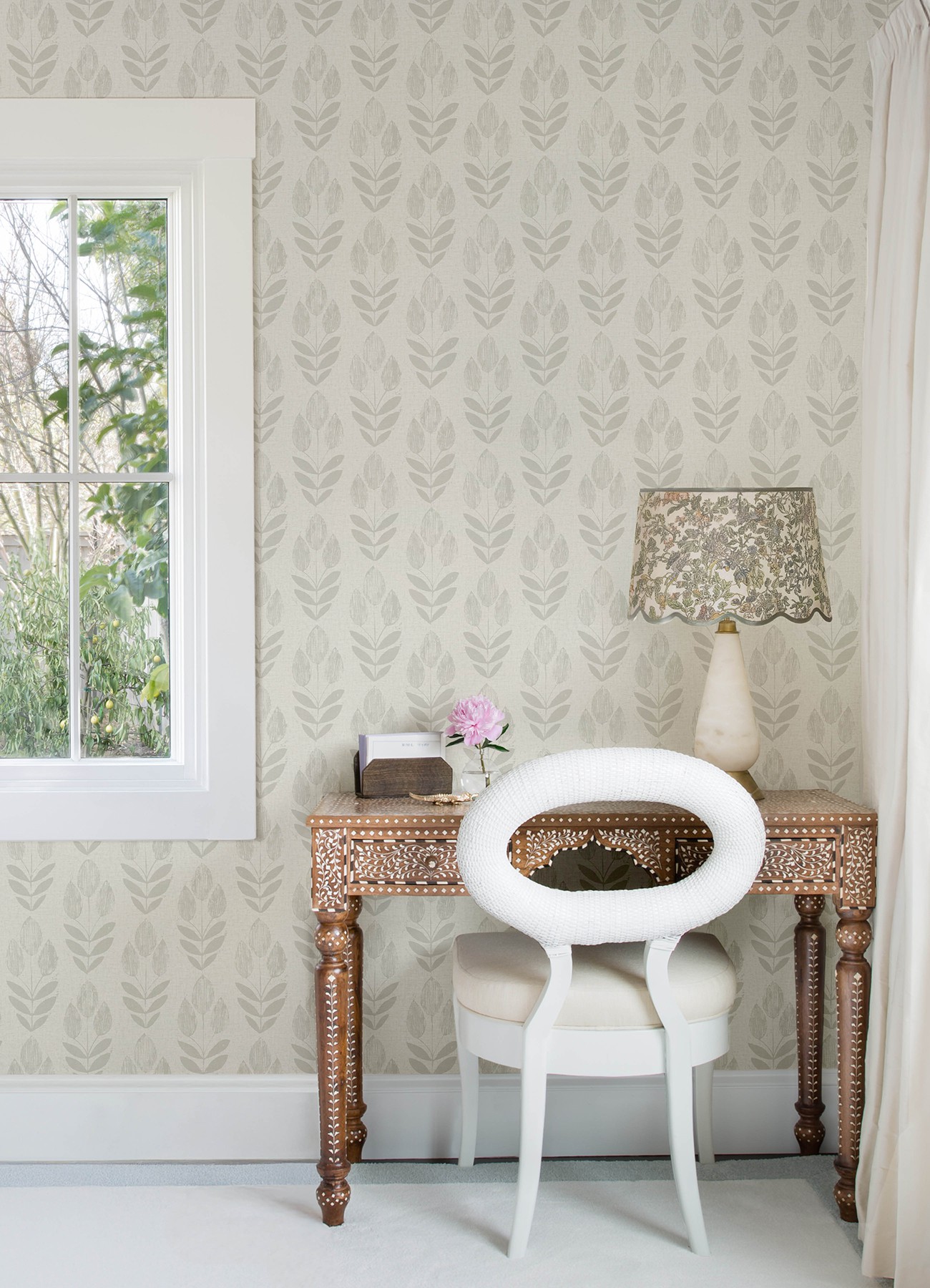 Garland Light Grey Block Tulip Wallpaper