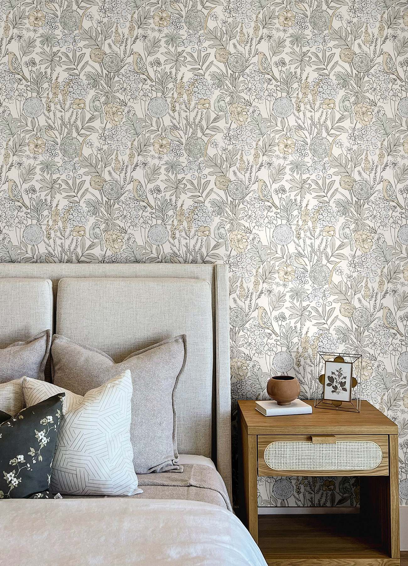 Goldfinch Neutral Birds and Blooms Wallpaper