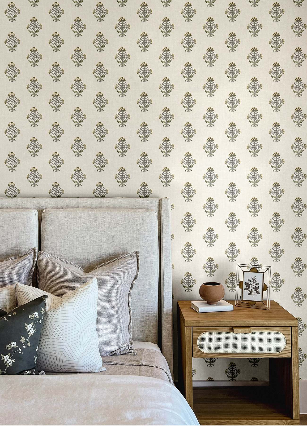 Hollyhock Honey Floral Crest Wallpaper