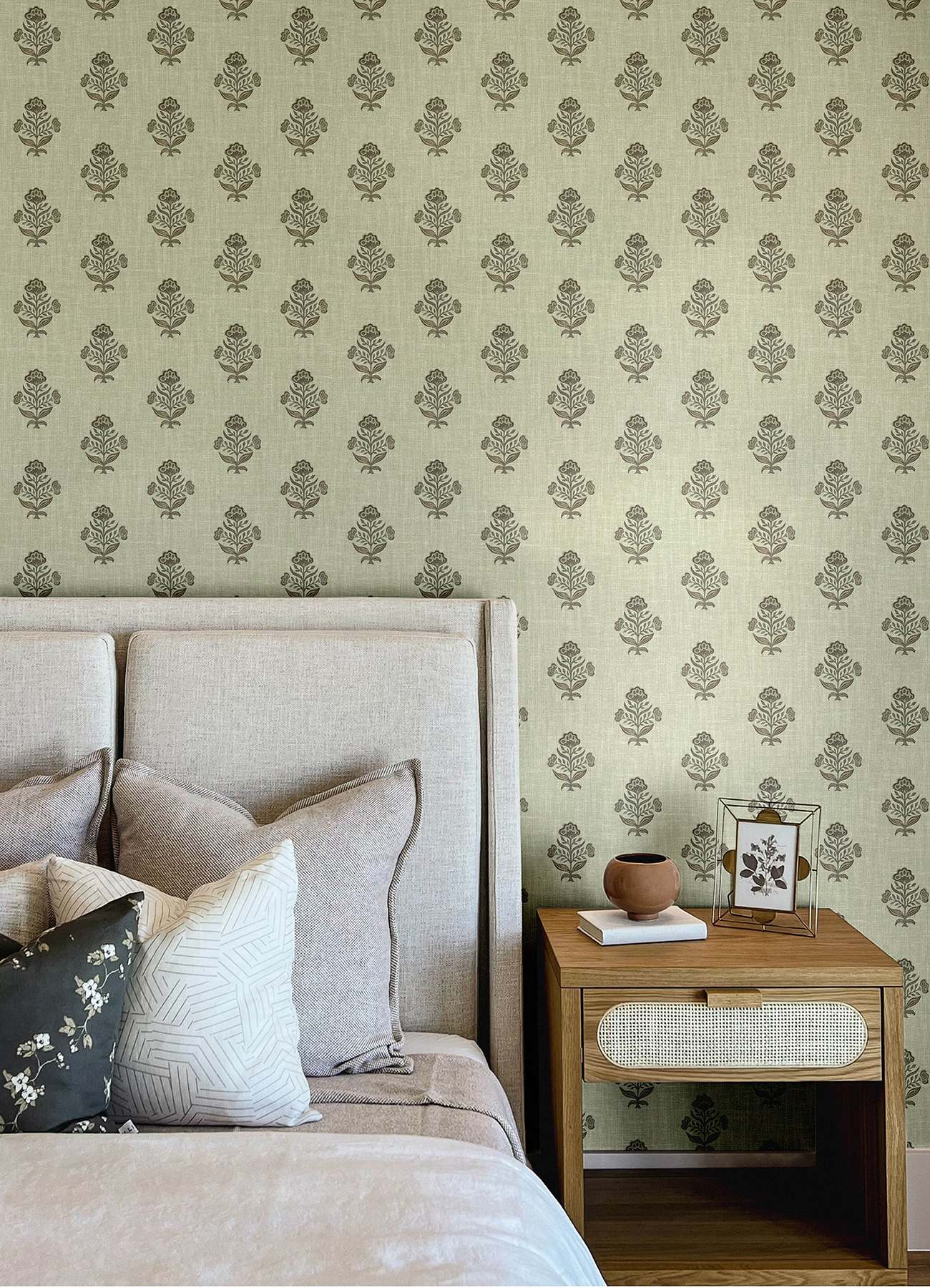 Hollyhock Green Floral Crest Wallpaper