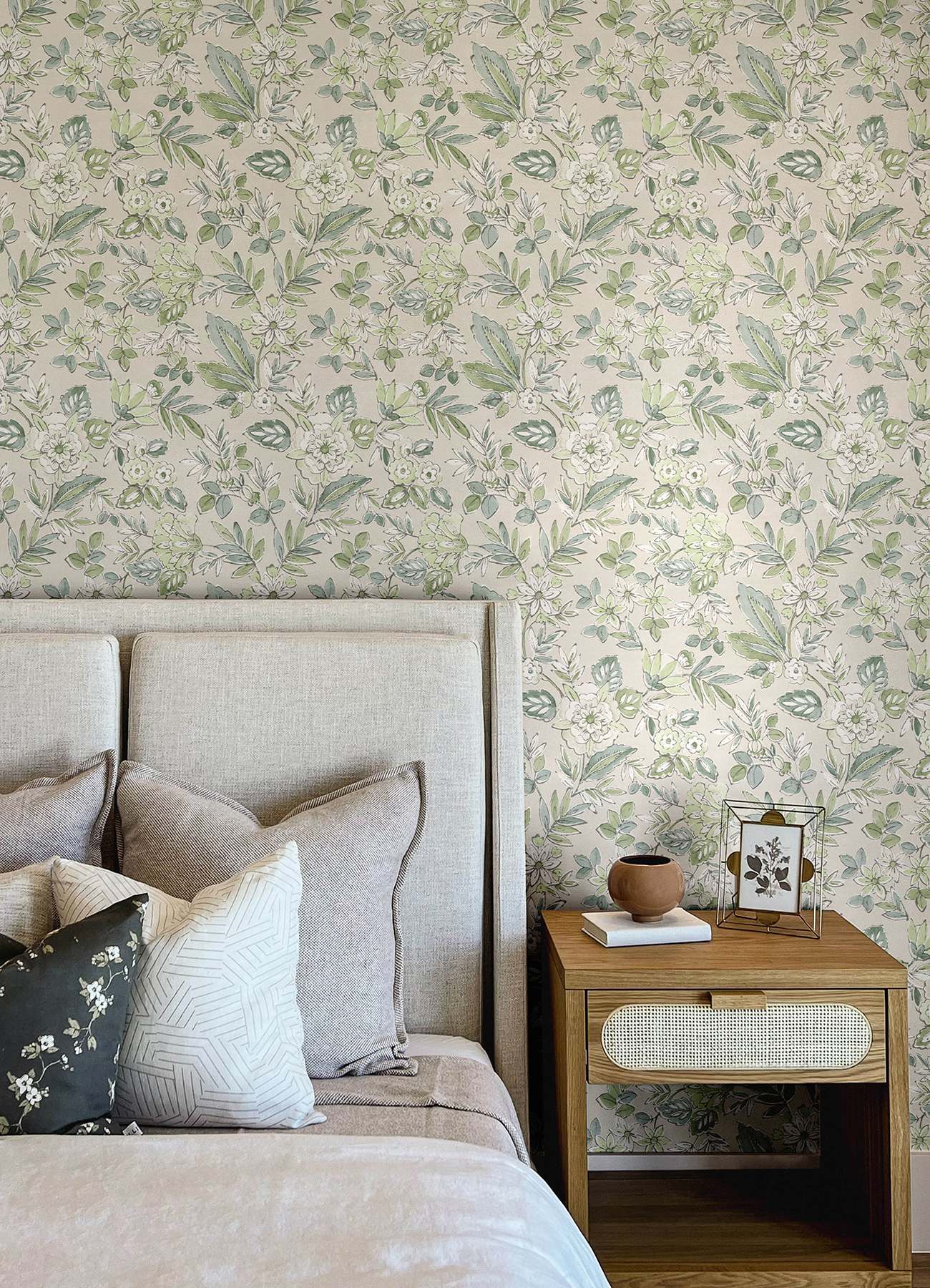 Begonia Sea Green Floral Trail Wallpaper