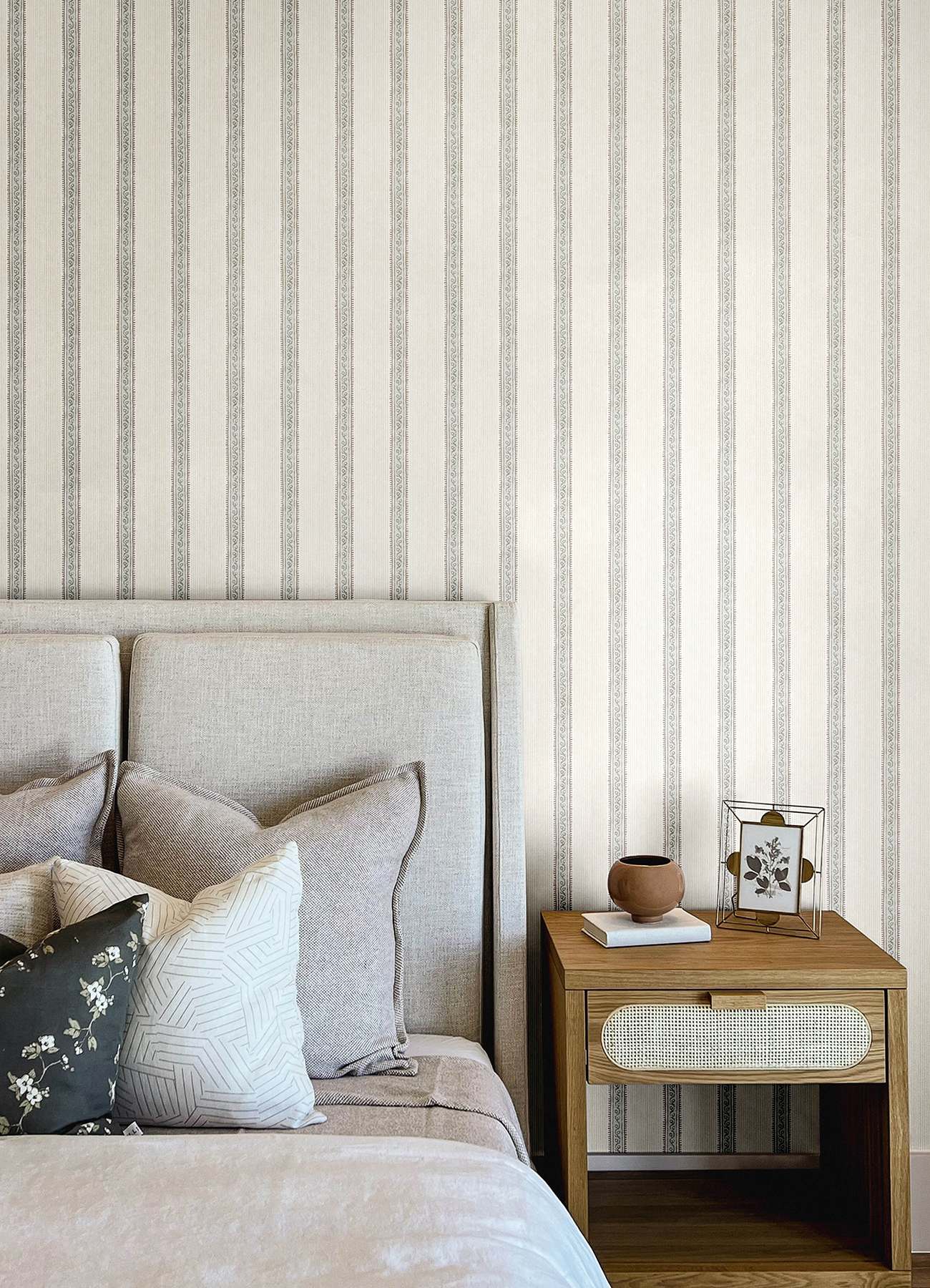 Mandevilla Aqua Vine Stripe Wallpaper