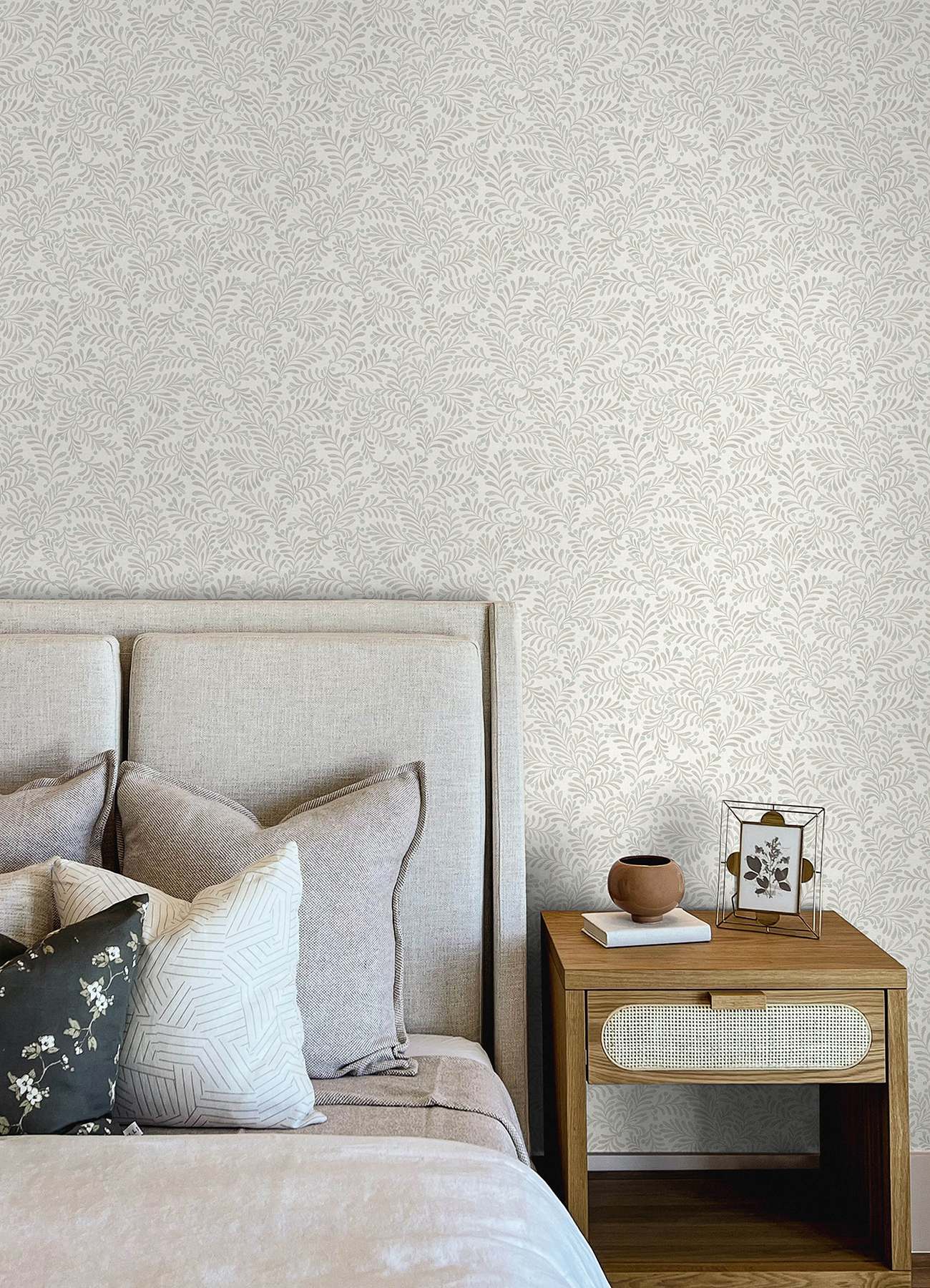 Chrysantha Light Grey Berry Branches Wallpaper