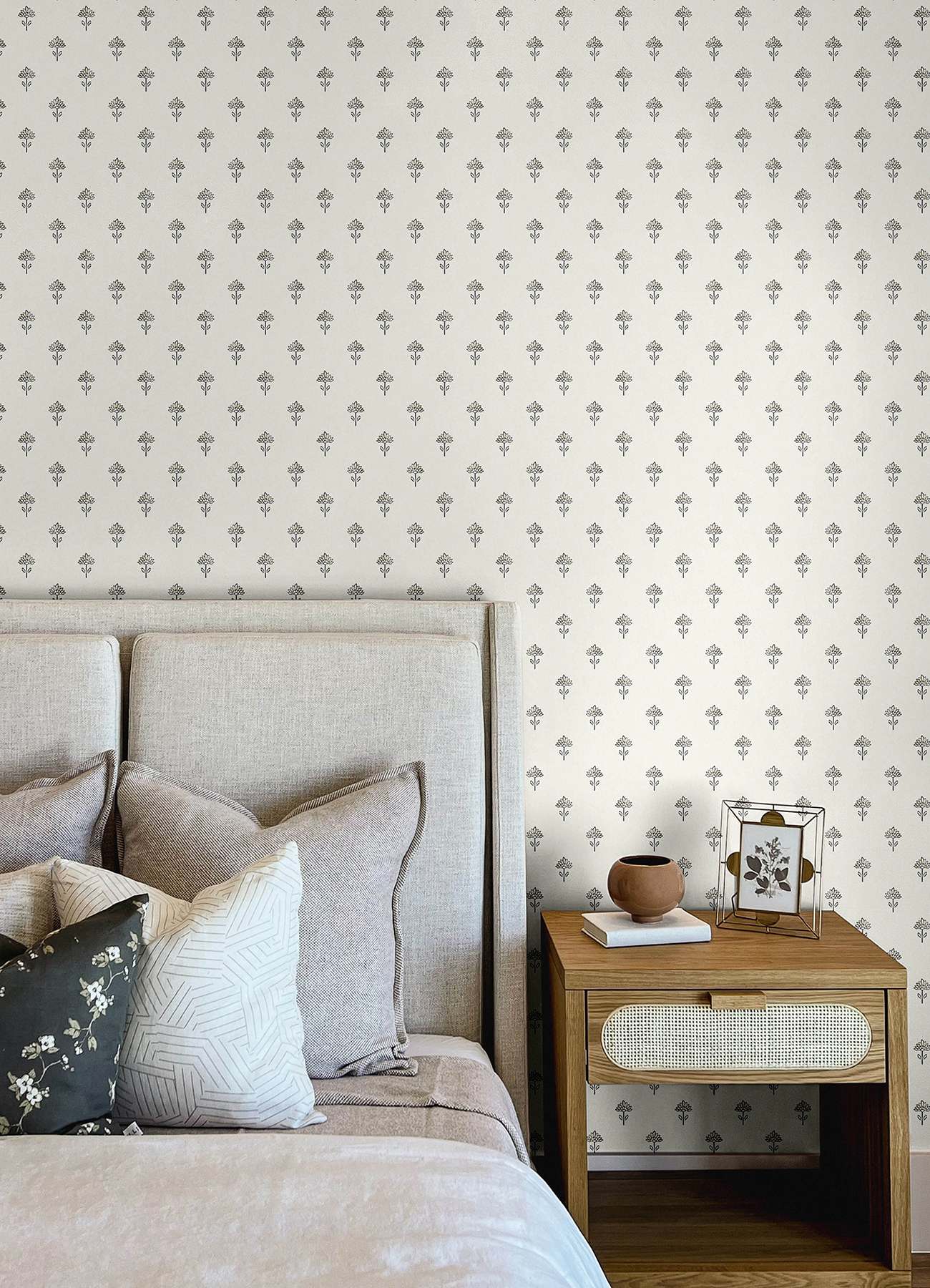 Surdiva Ivory Floral Fan Wallpaper