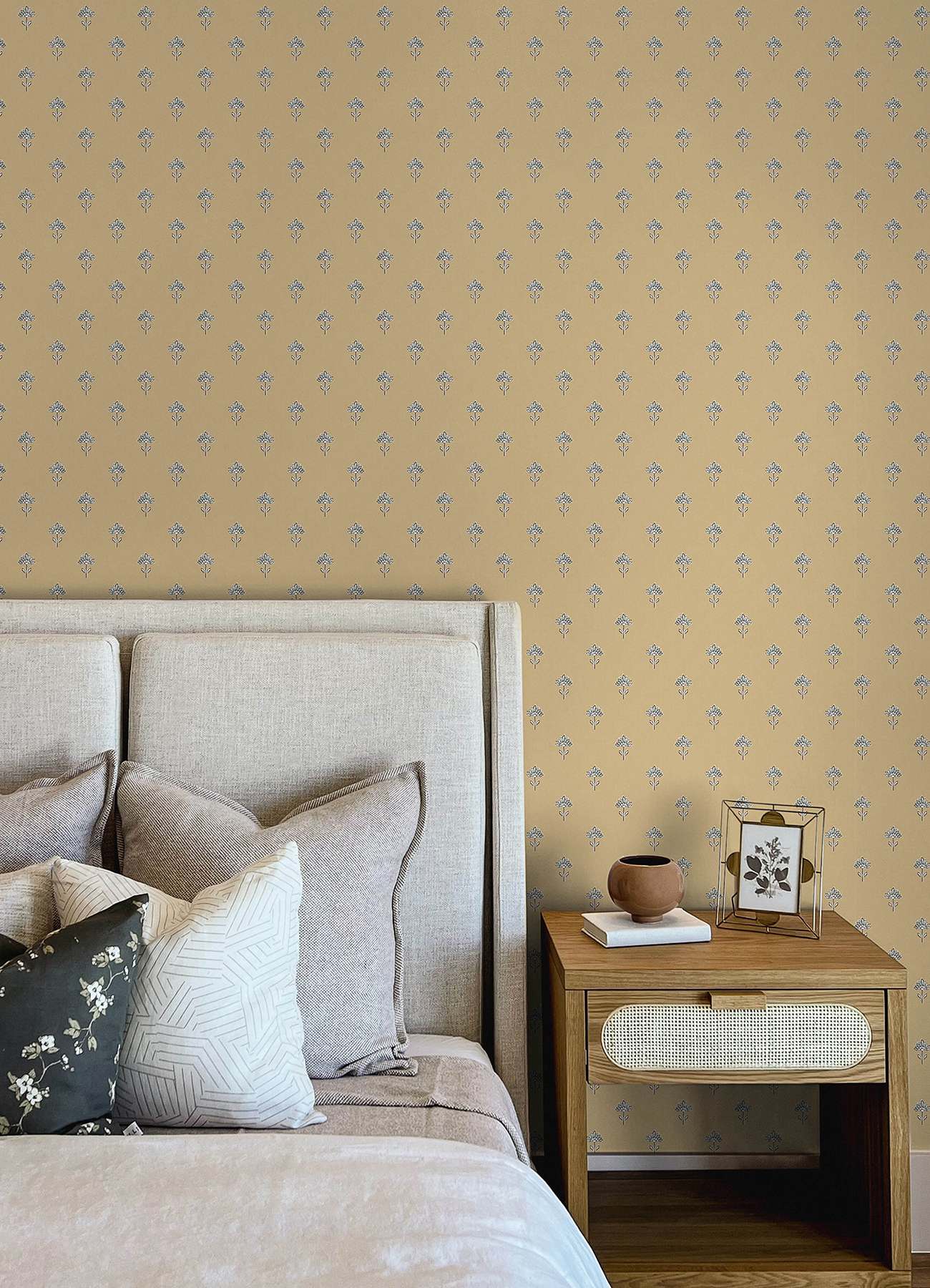Surdiva Honey Floral Fan Wallpaper
