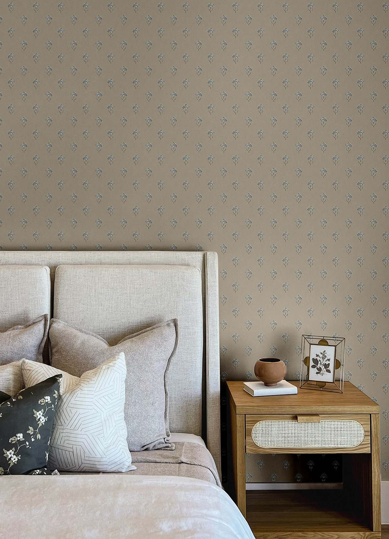 Surdiva Stone Floral Fan Wallpaper