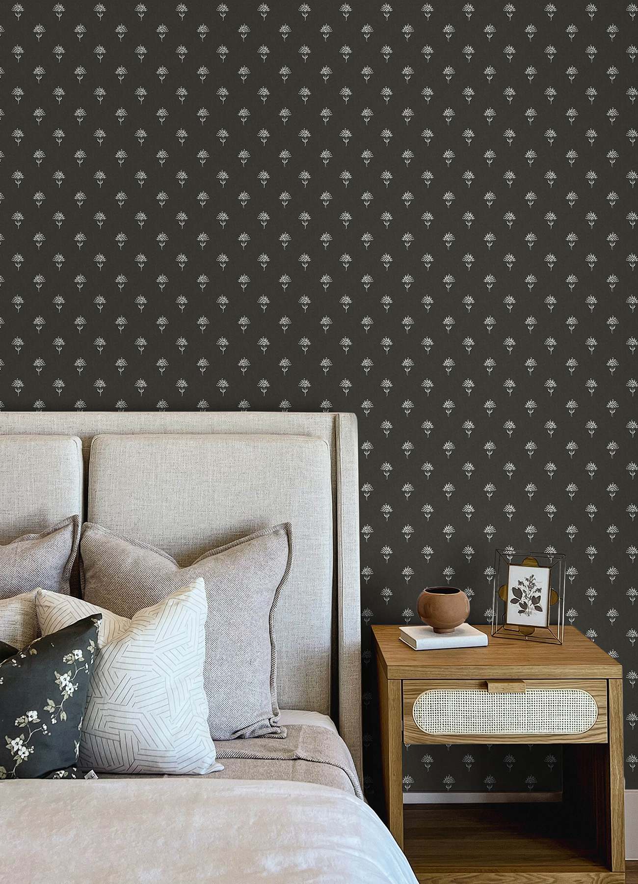 Surdiva Black Floral Fan Wallpaper