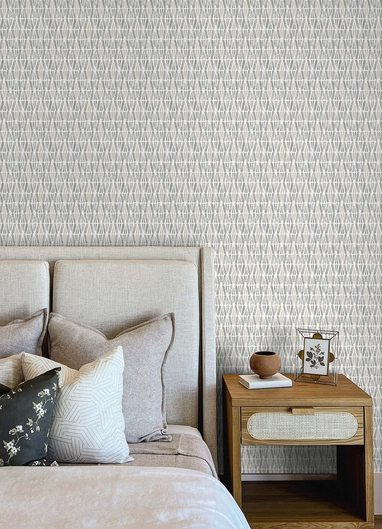 Nabi Charcoal Geometric Wallpaper