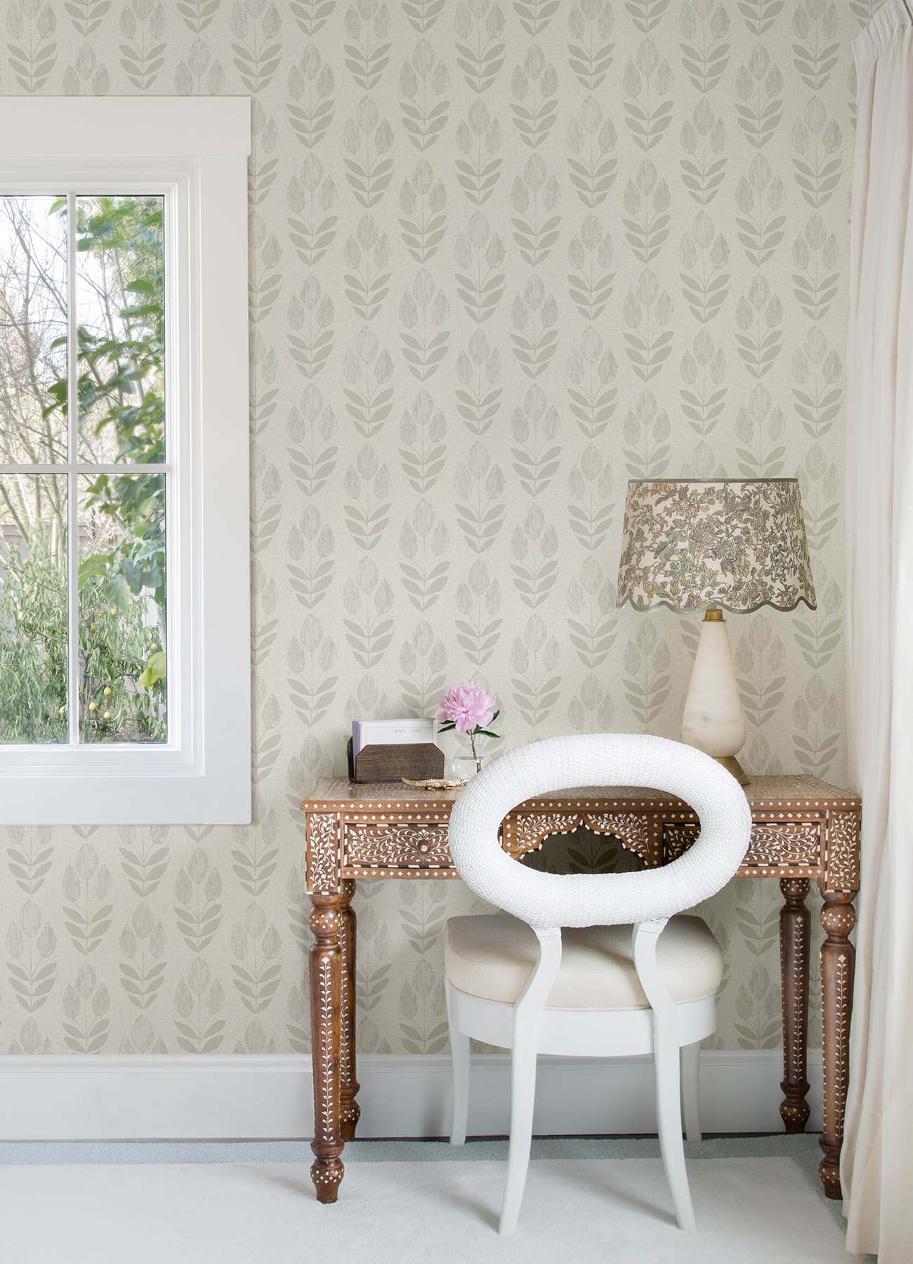 Garland Light Grey Block Tulip Wallpaper