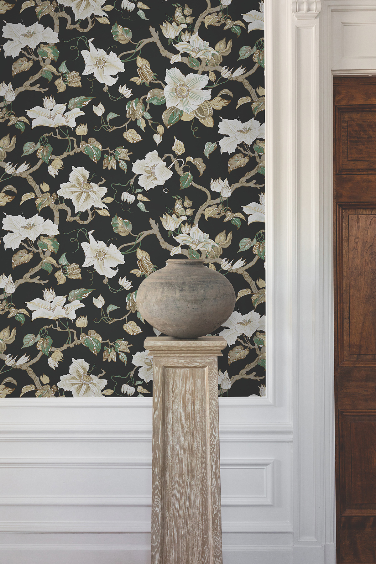 Marguerite Vine Black Wallpaper