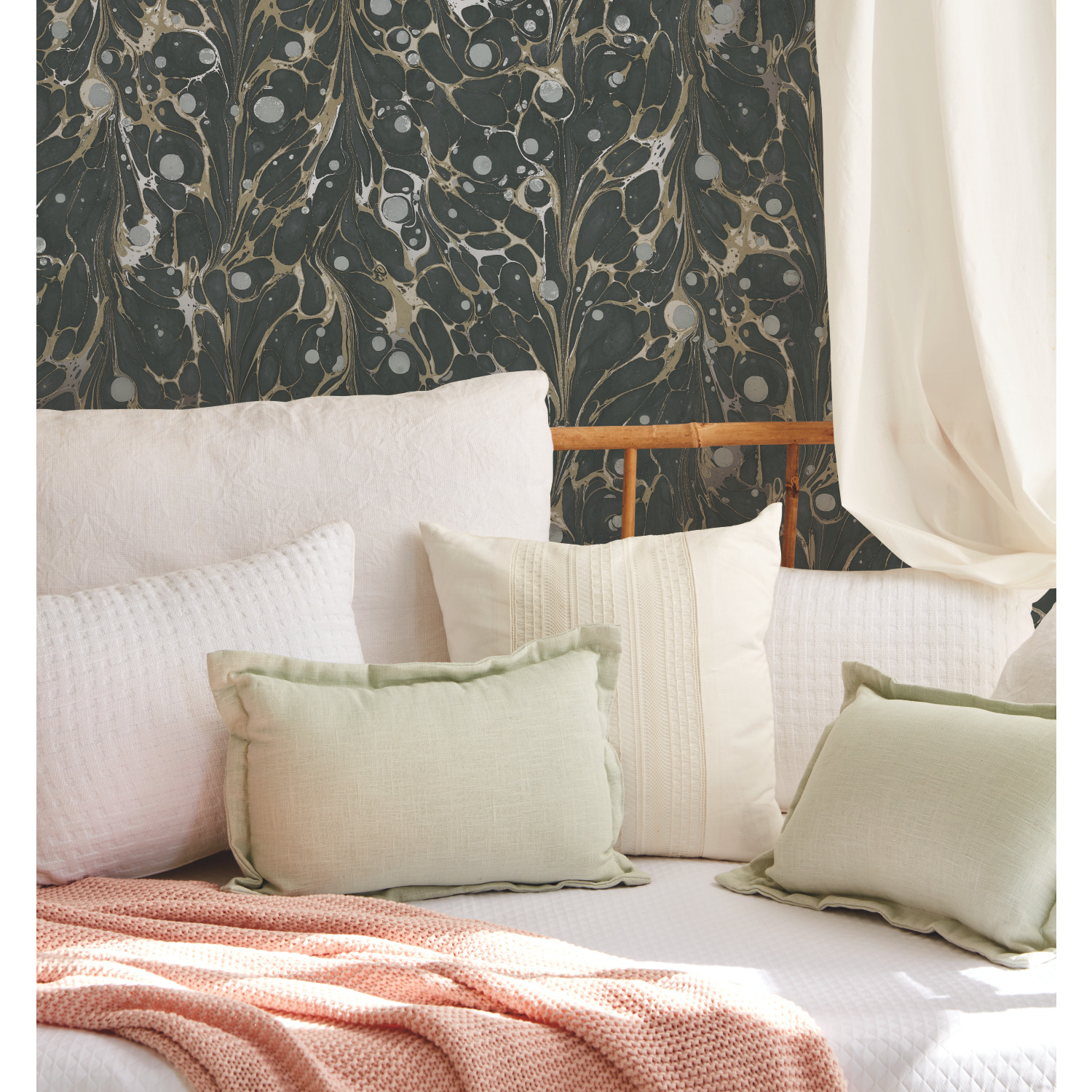 Black & Gold Marbled Endpaper Wallpaper