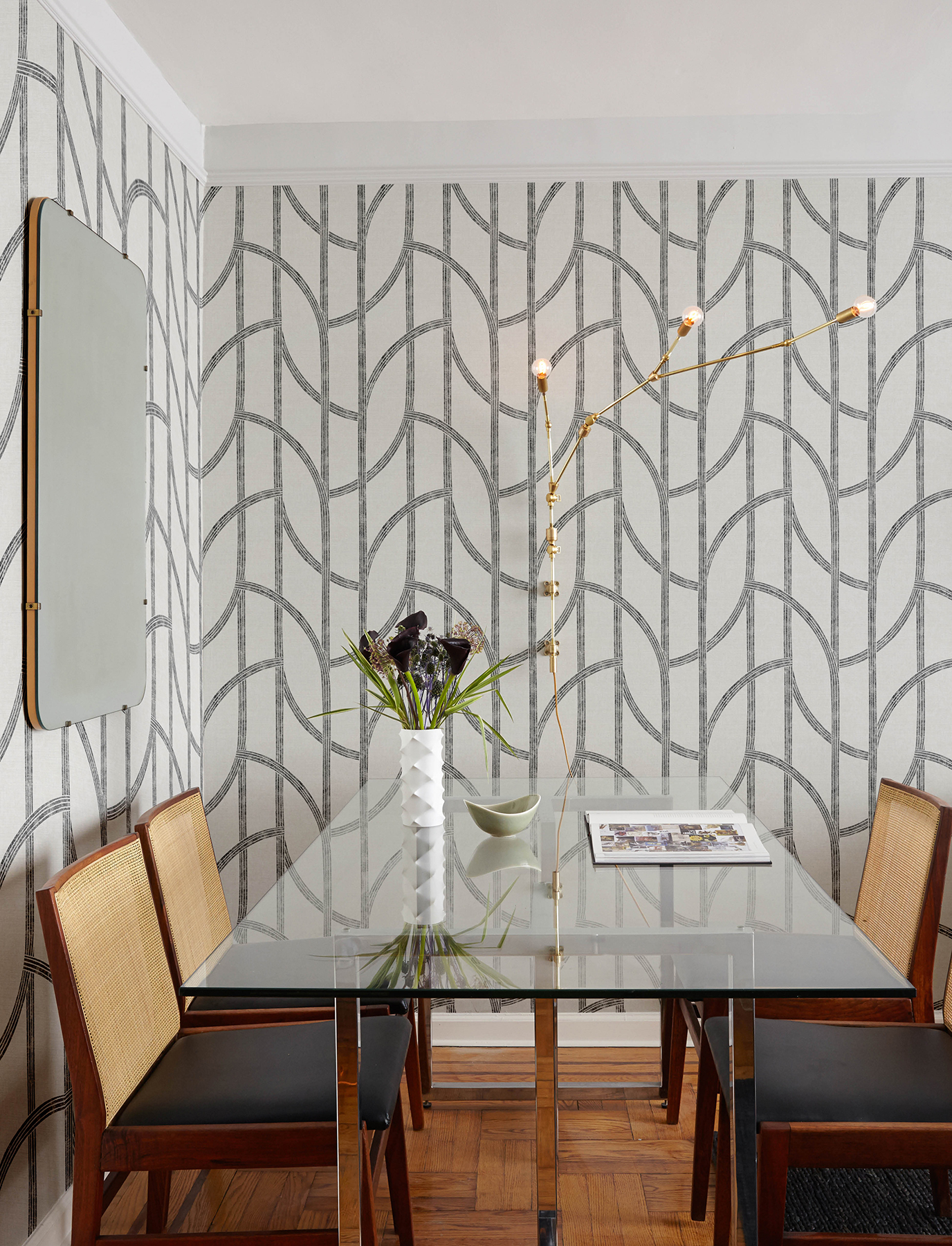 Harlow Black Curved Contours Wallpaper